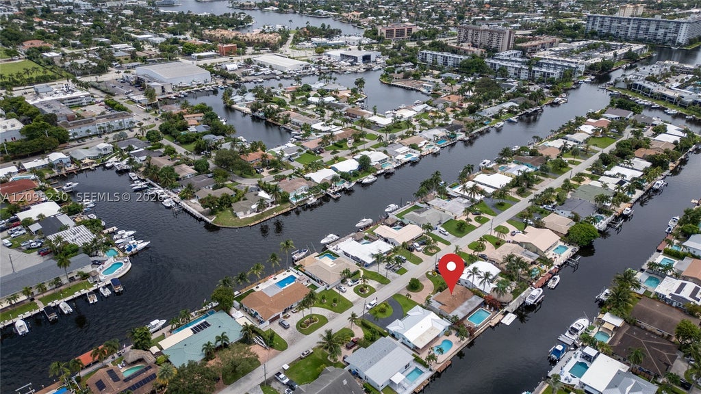 Photo of 391 SE 16th Ave, Pompano Beach, FL 33060 (MLS # A12095230)