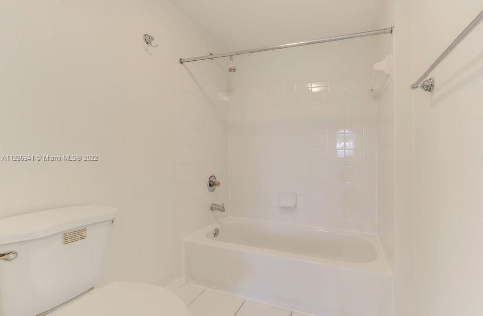 AVENTINE AT MIRAMAR BLDG - Residential Lease