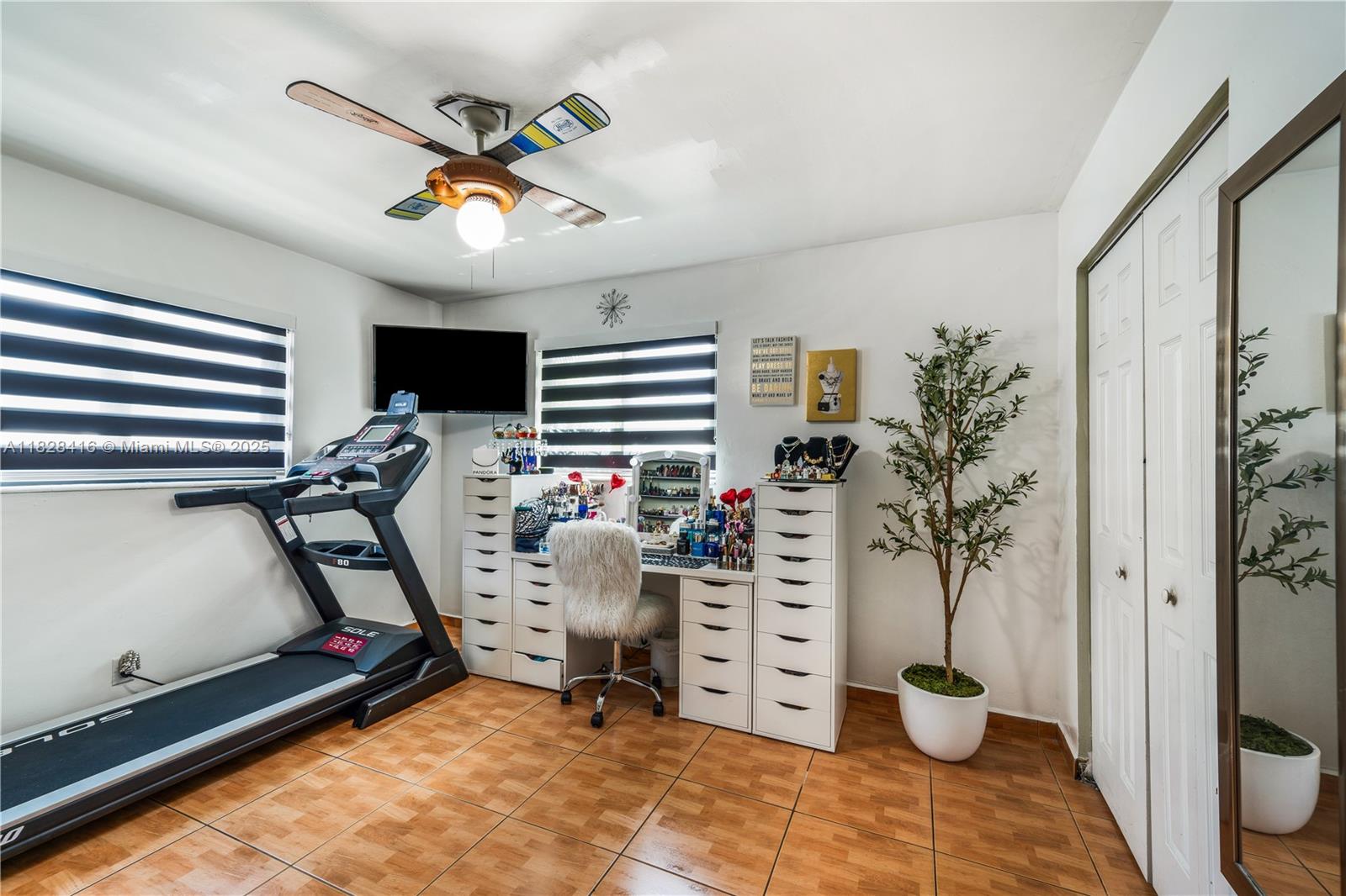 PALM SPRINGS LAKES 2ND AD - Residential