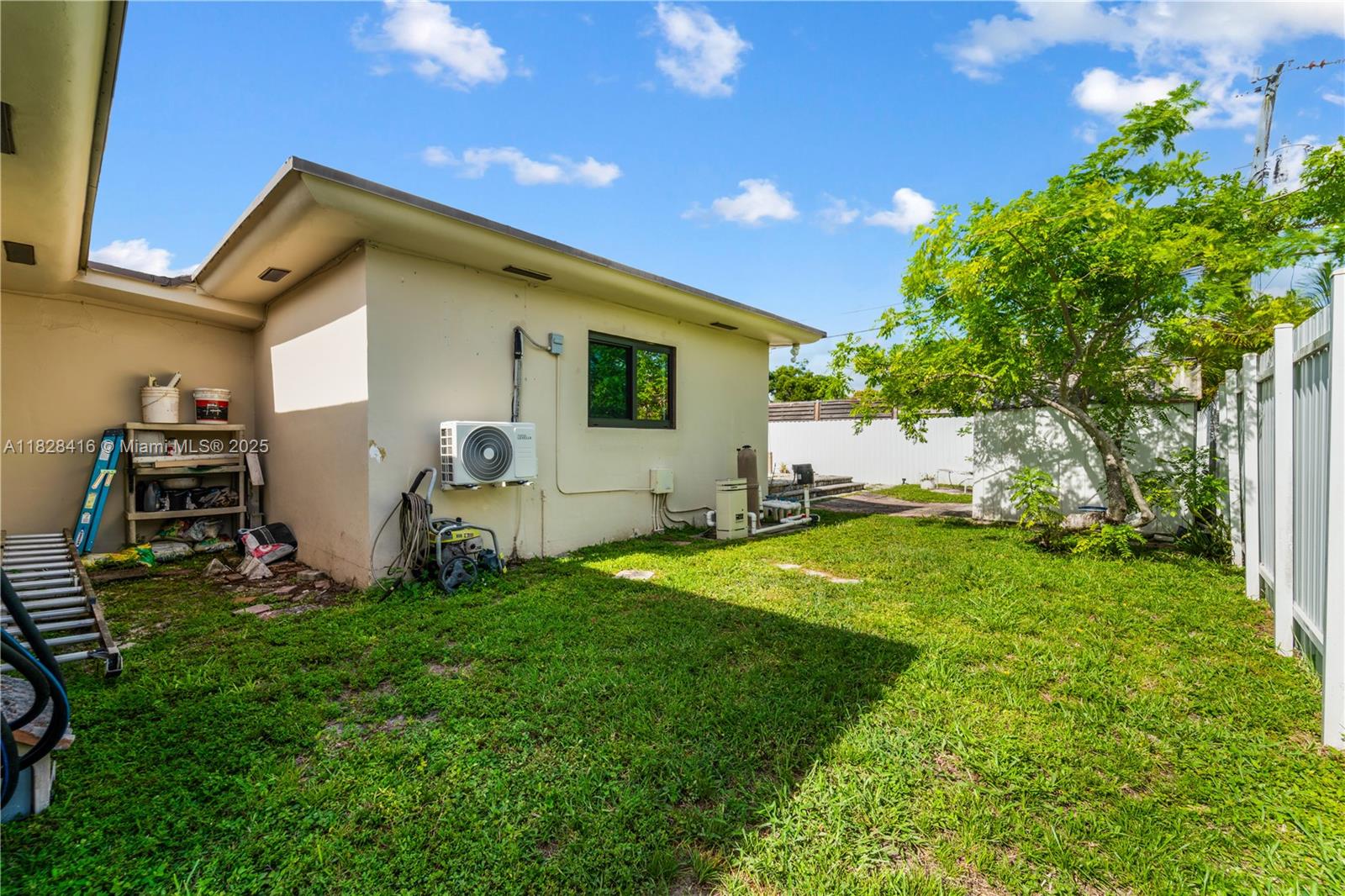 PALM SPRINGS LAKES 2ND AD - Residential