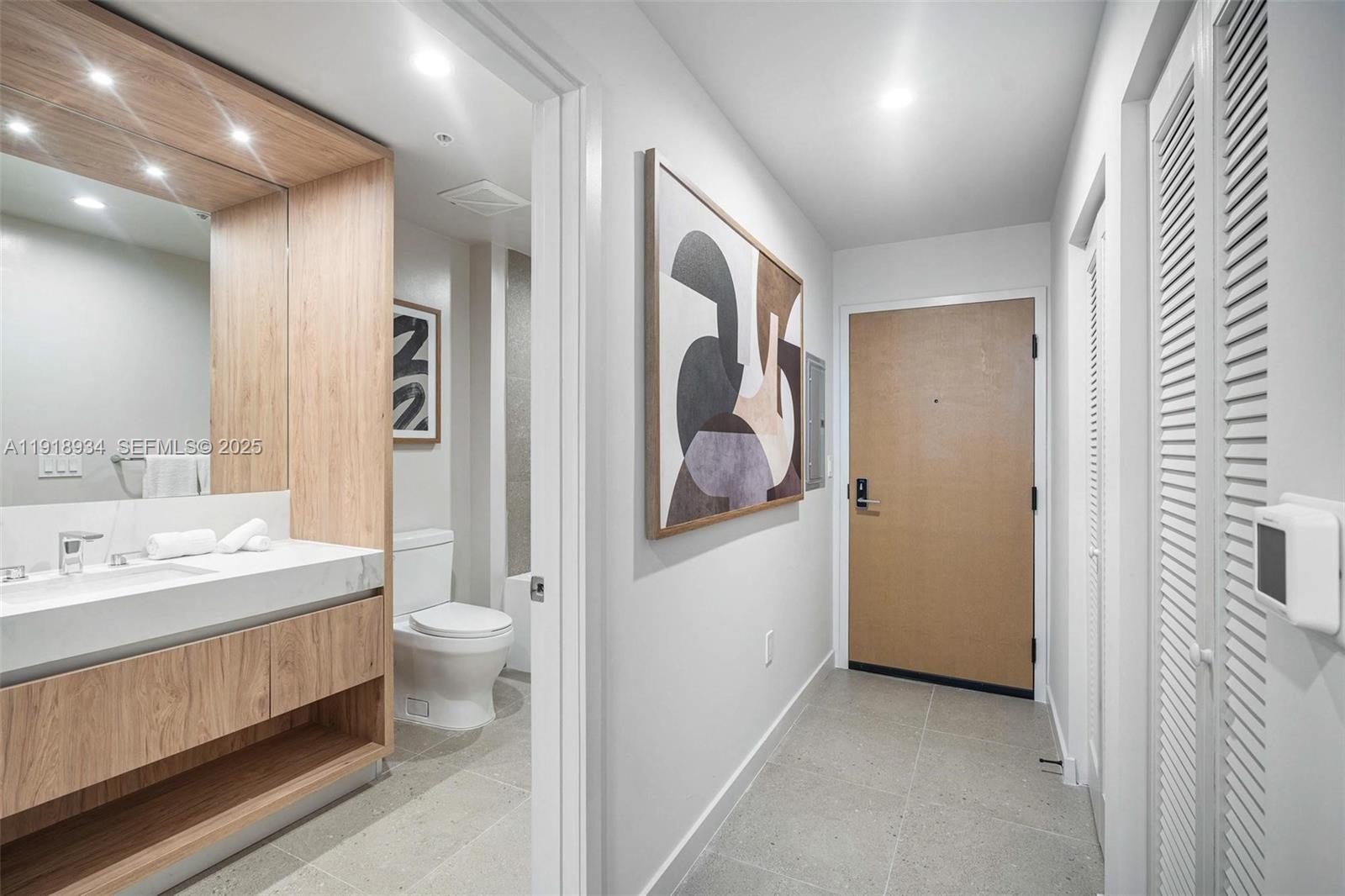 11 NE 6th Street 2206