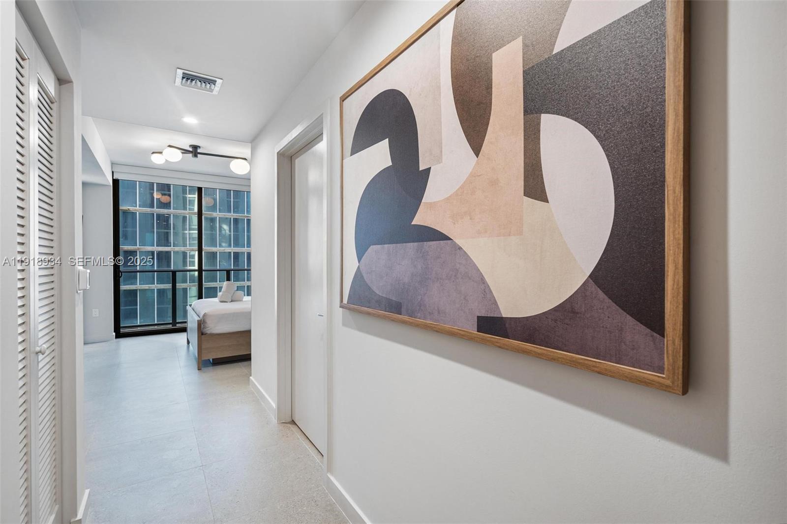 11 NE 6th Street 2206