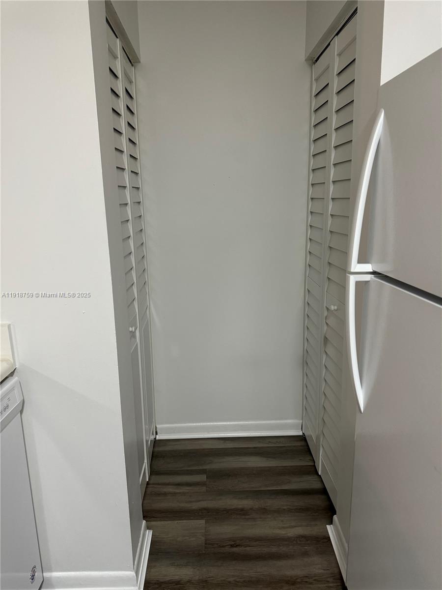 HOLLYWOOD PARC CONDOMINIU - Residential