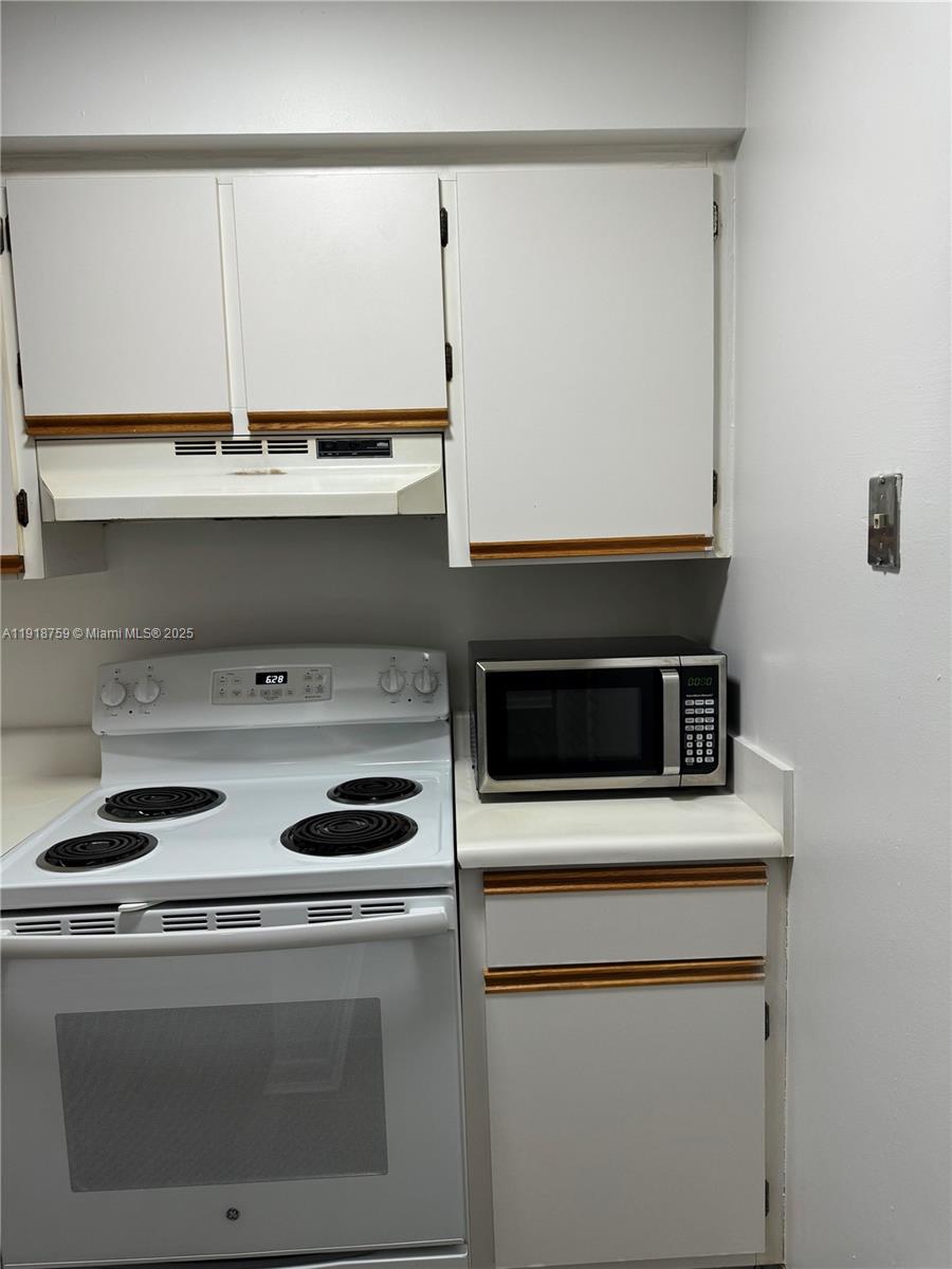 HOLLYWOOD PARC CONDOMINIU - Residential