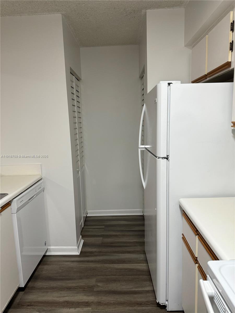 HOLLYWOOD PARC CONDOMINIU - Residential