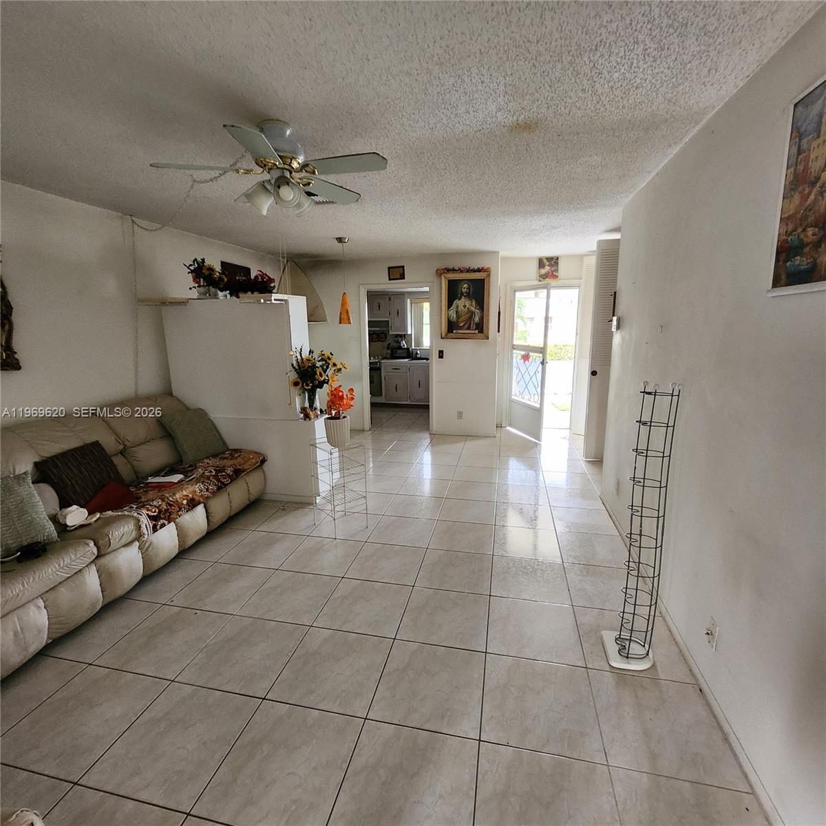 CRESTHAVEN VILLAS CONDO 3 - Residential