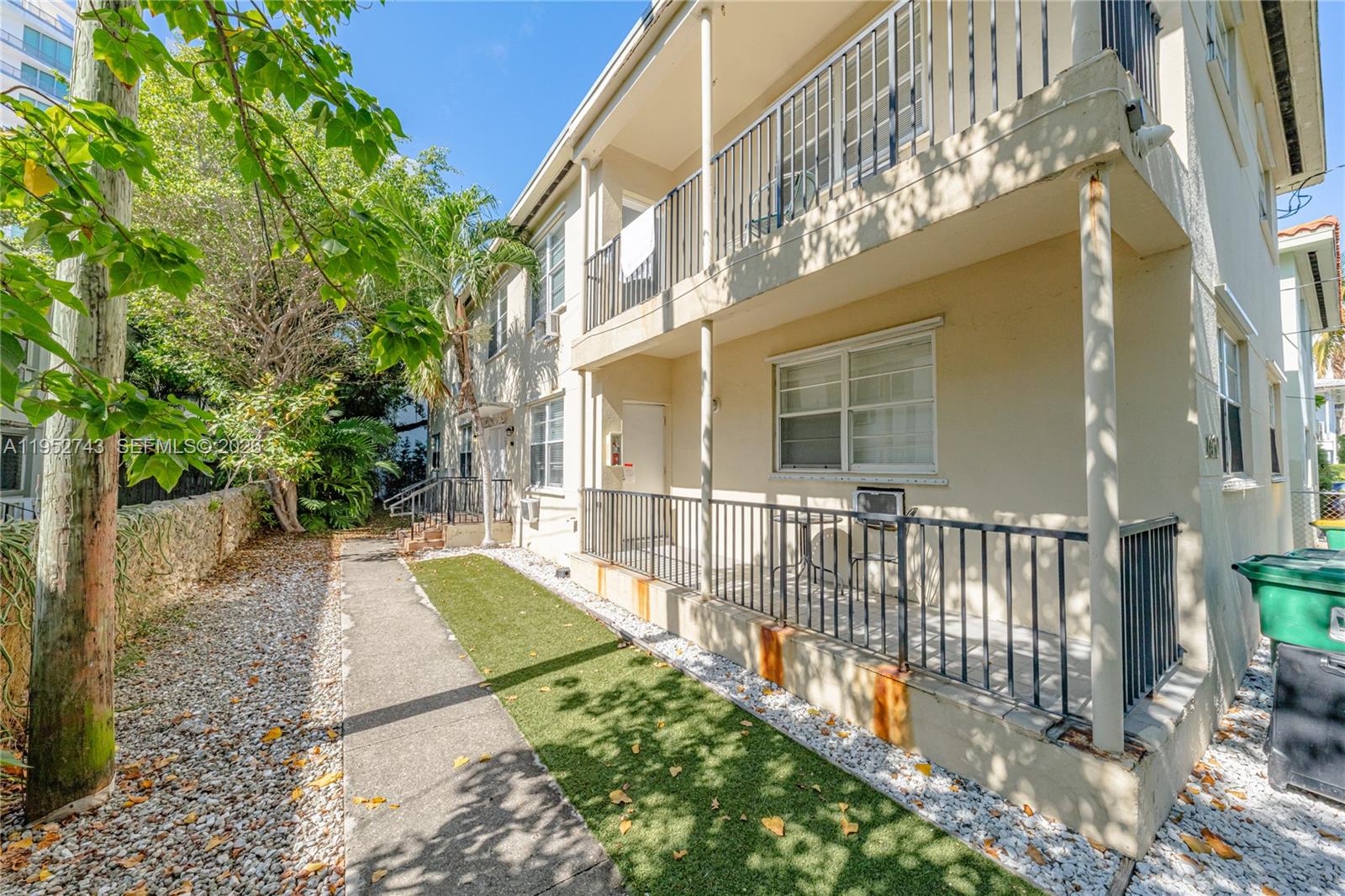 LINCOLN TERRACE - Residential Income