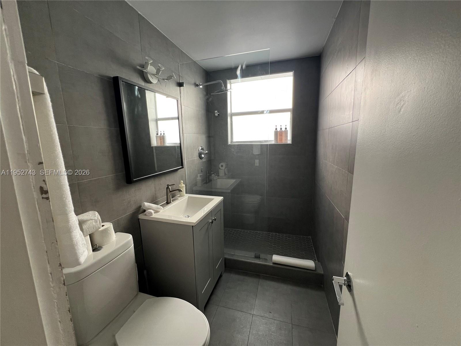 LINCOLN TERRACE - Residential Income