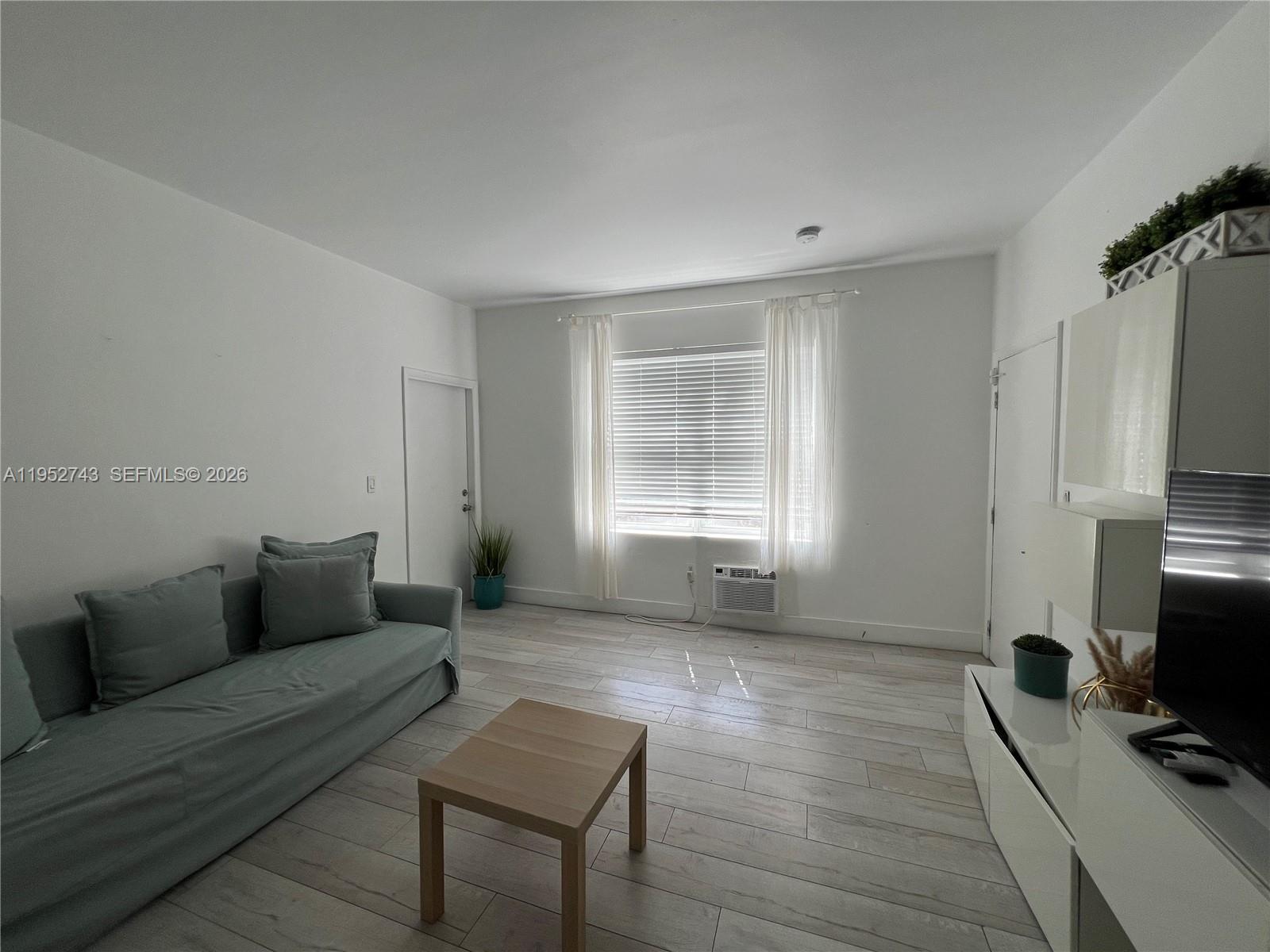 LINCOLN TERRACE - Residential Income