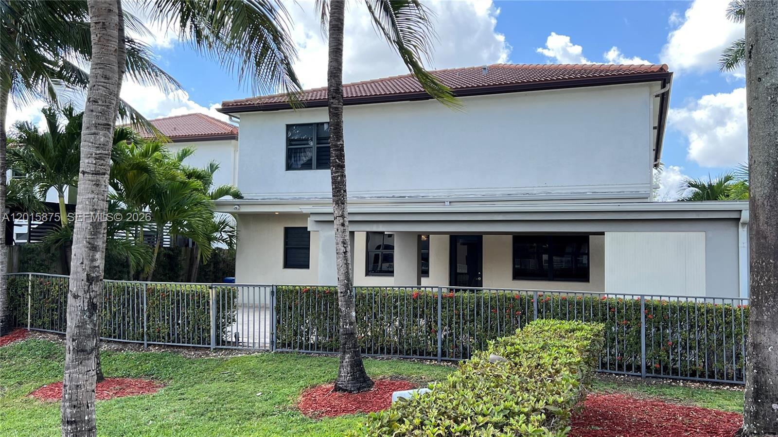 8925 NW 99th Ave