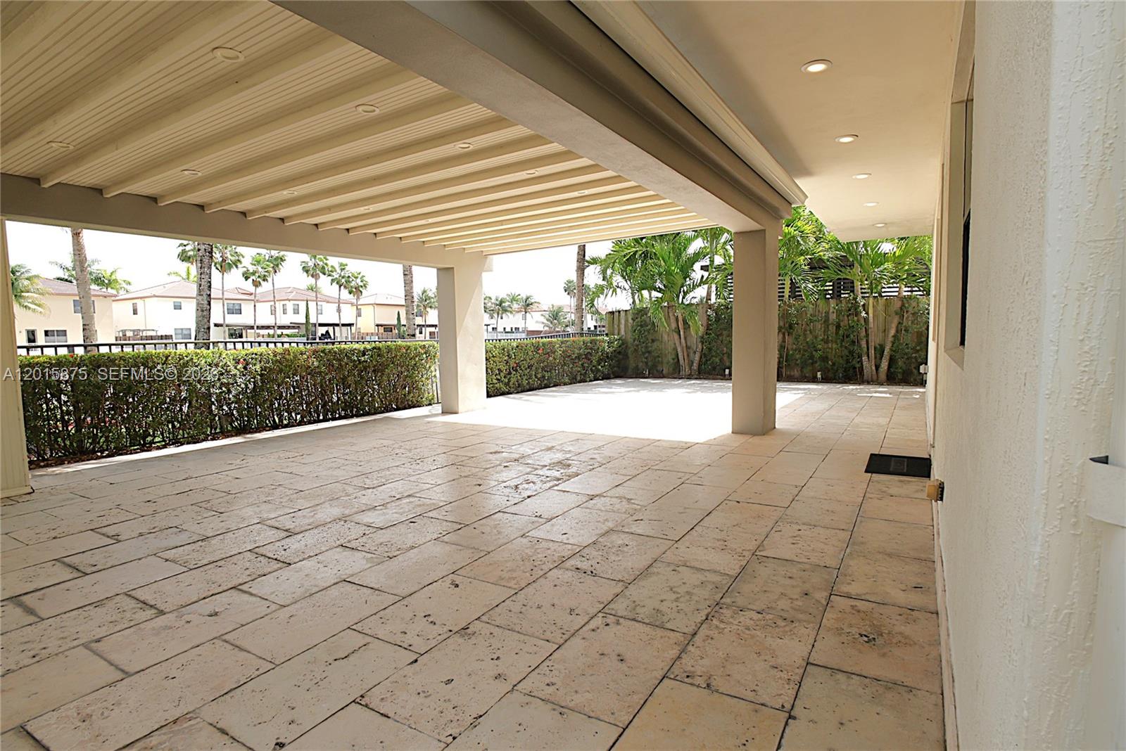 8925 NW 99th Ave