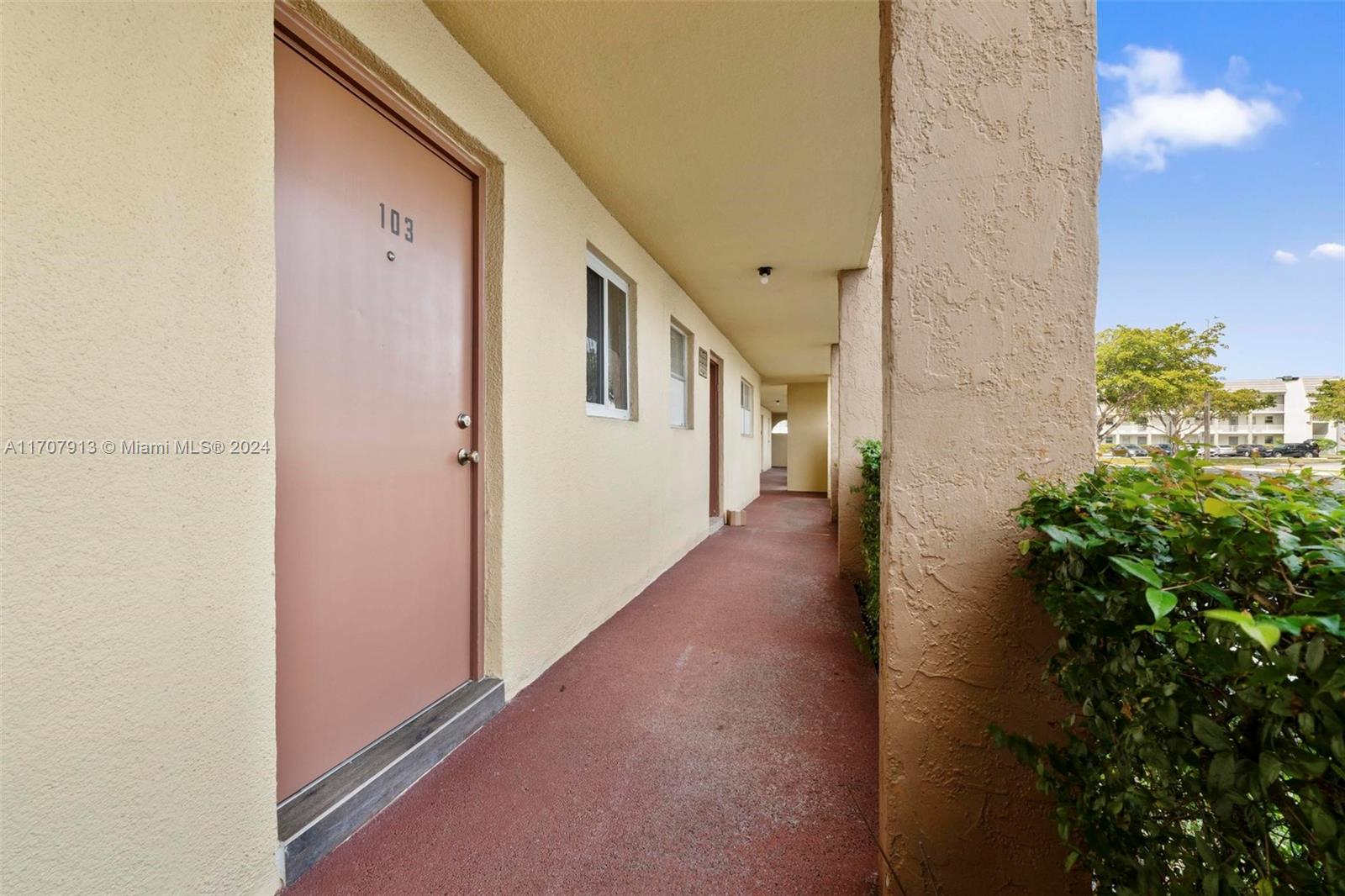 SUNRISE LAKES 43 CONDO - Residential