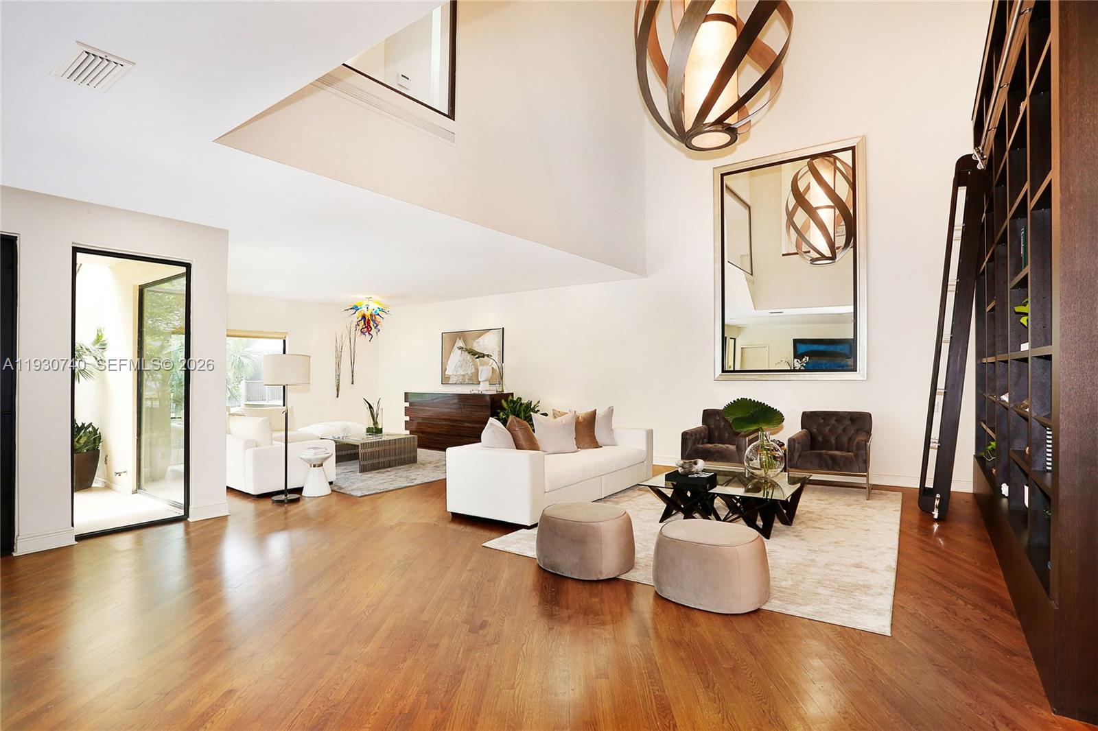 2000 S Bayshore Dr 27