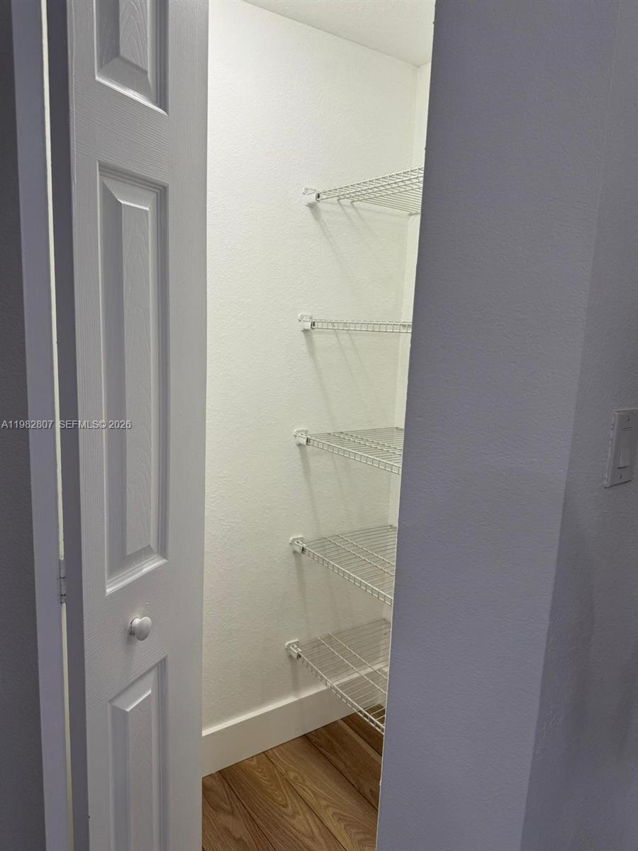 INTERLAKEN - Residential