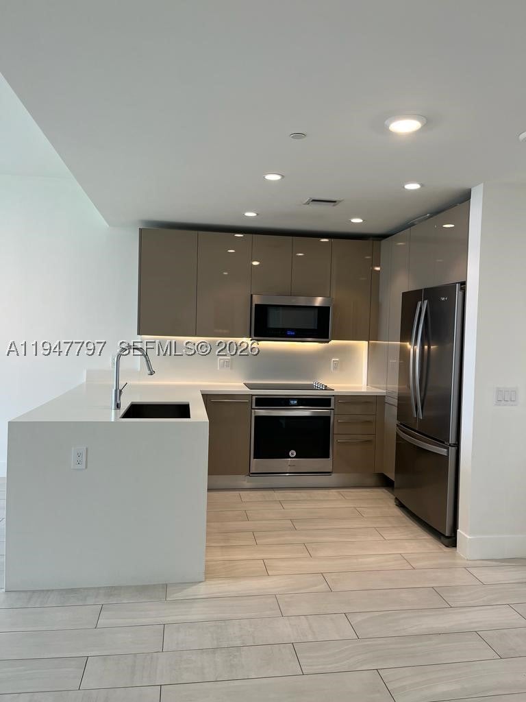 2000 Metropica Way 1602