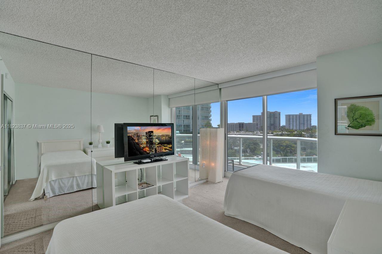 OCEANIA IV CONDO - Residential