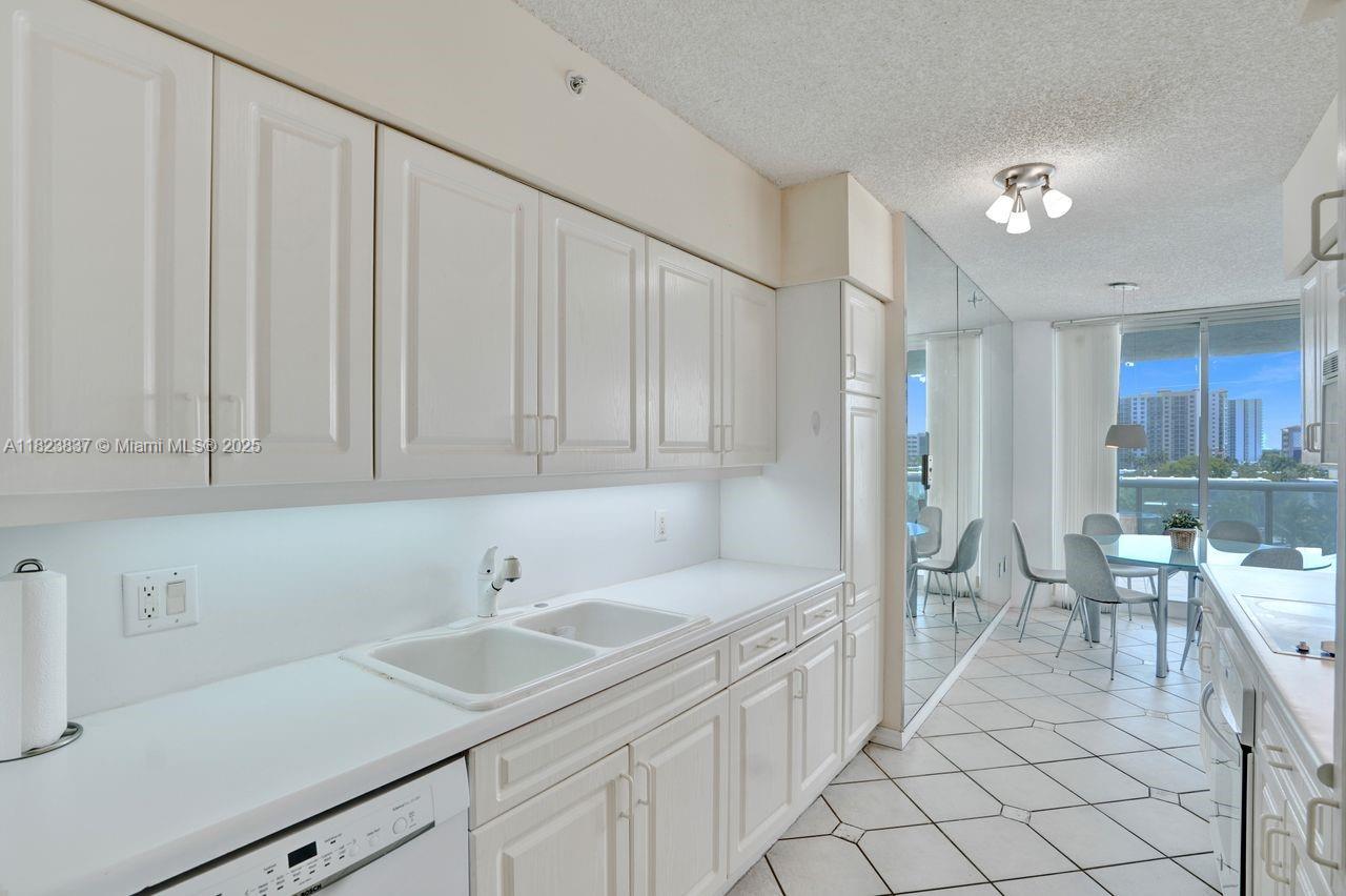 OCEANIA IV CONDO - Residential