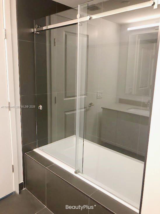 CANVAS CONDO - Residential