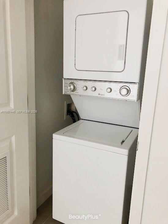 CANVAS CONDO - Residential