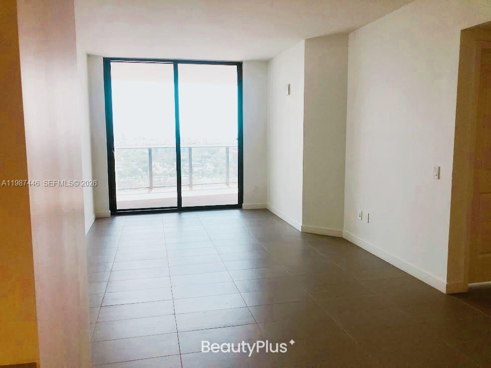 CANVAS CONDO - Residential