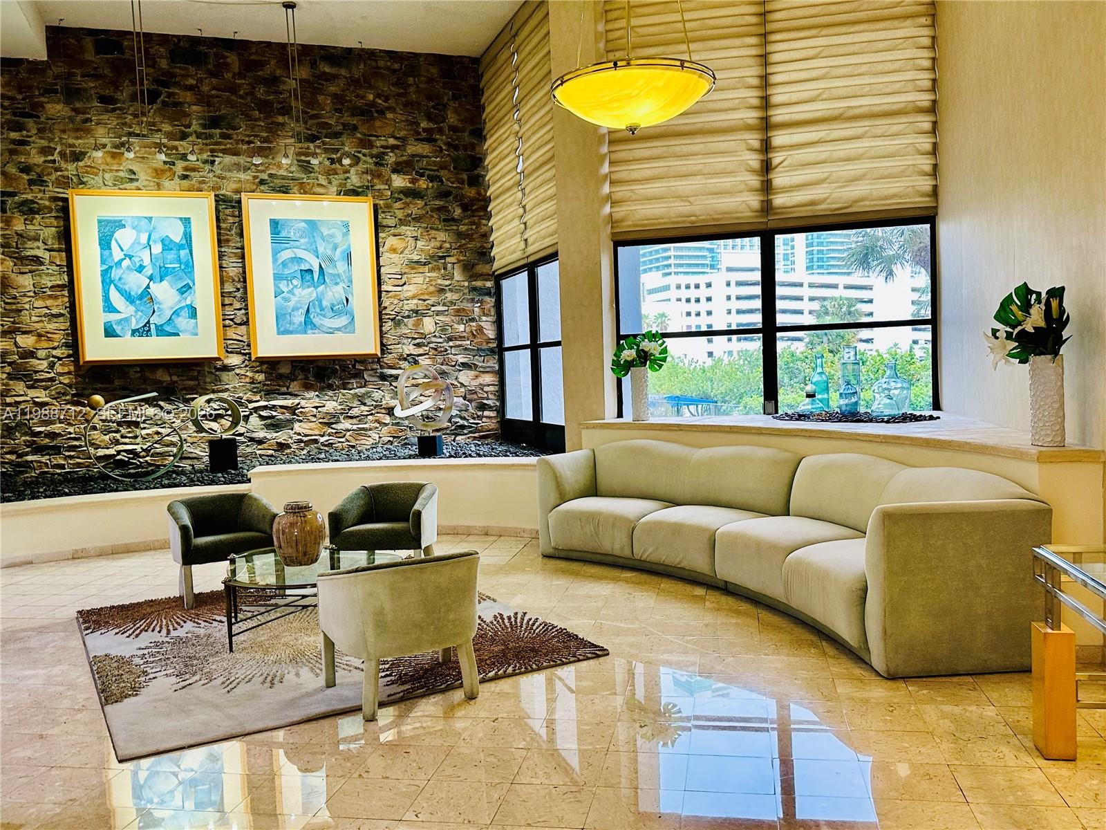600 E Parkview Dr 316
