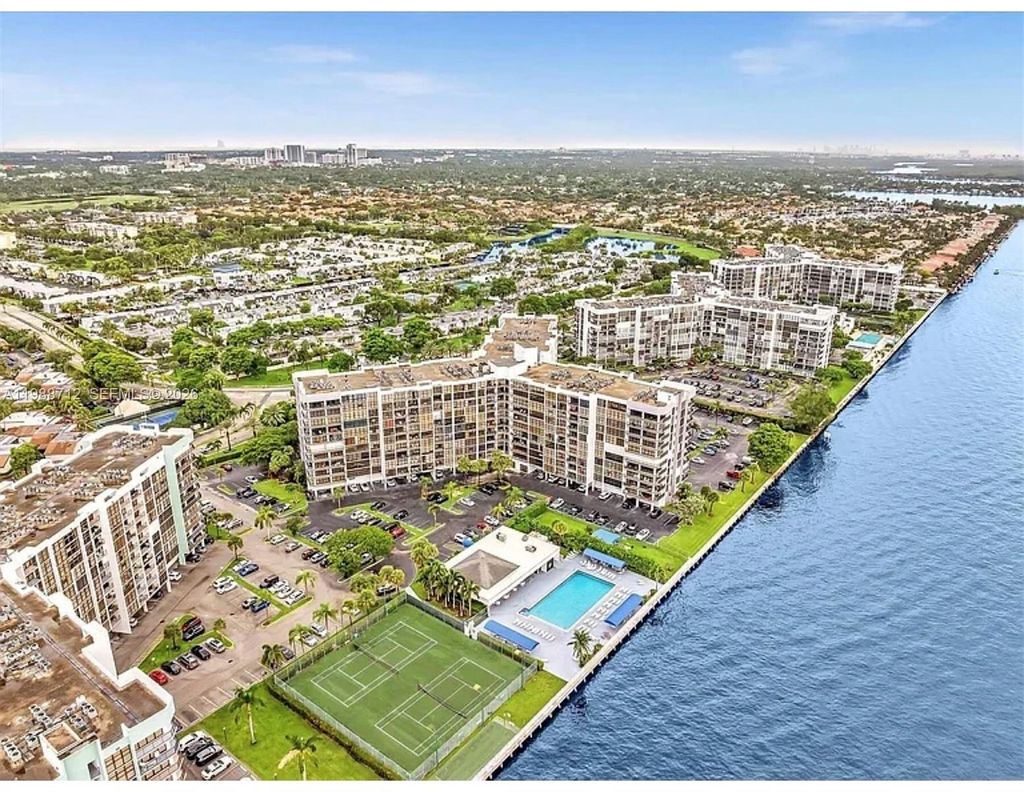 Photo of 600 E Parkview Dr #316, Hallandale Beach, FL 33009 (MLS # A11988712)