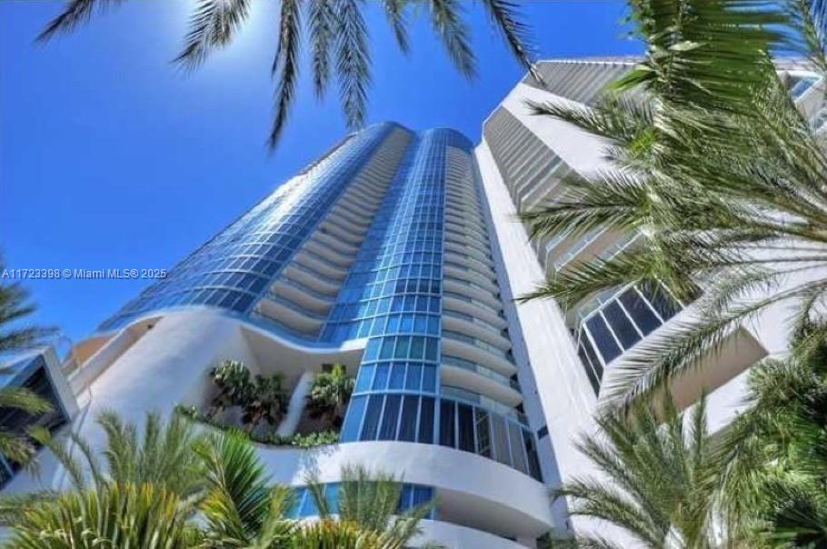 333 Las Olas Way 1204