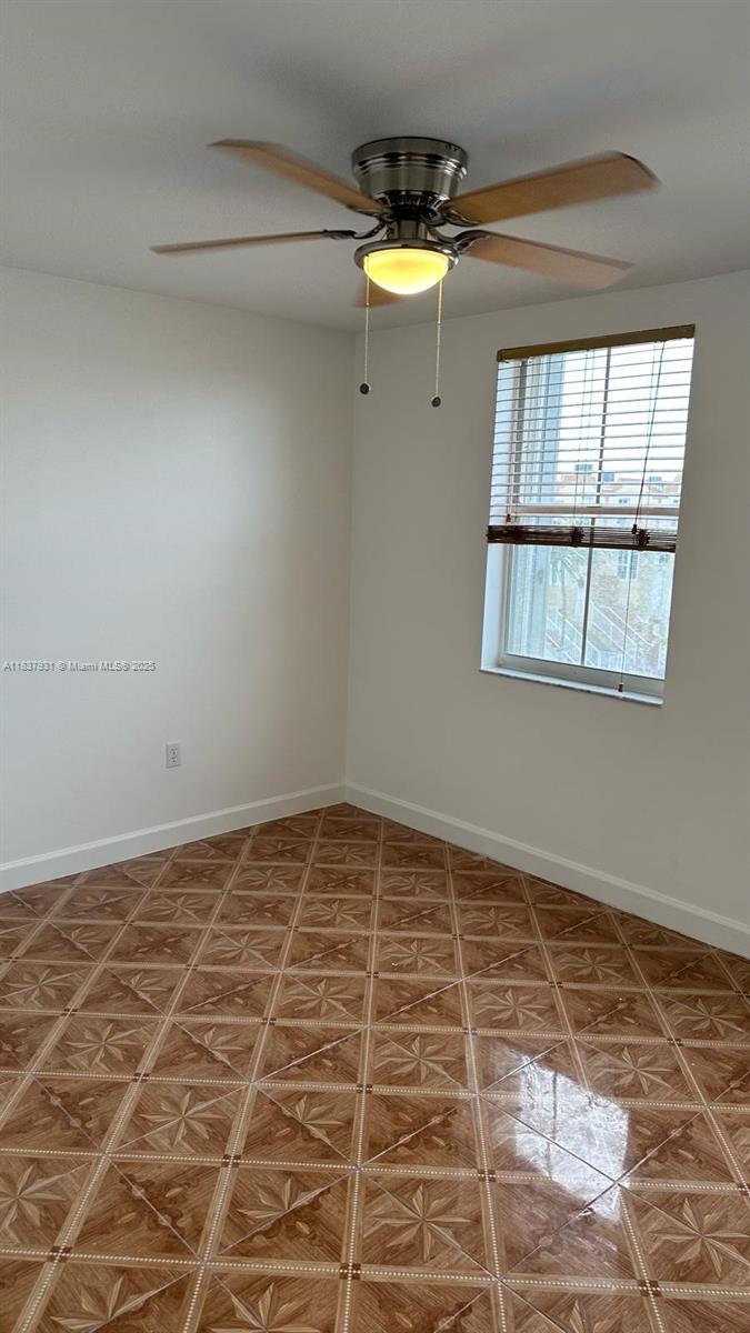 Beautiful 3-level townhome with four bedrooms, three full baths, and remodeled in mint condition. Features a 1-car garage, full-size washer and dryer, and a fantastic location close to shops and supermarkets, with easy access to the central expressway. Enjoy a stunning lake view, making this a must-see property.