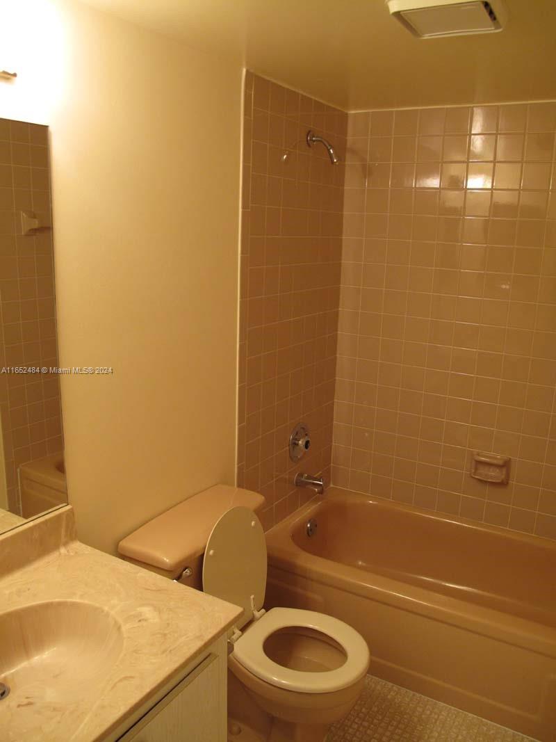 PALM LAKES CONDO - Residential