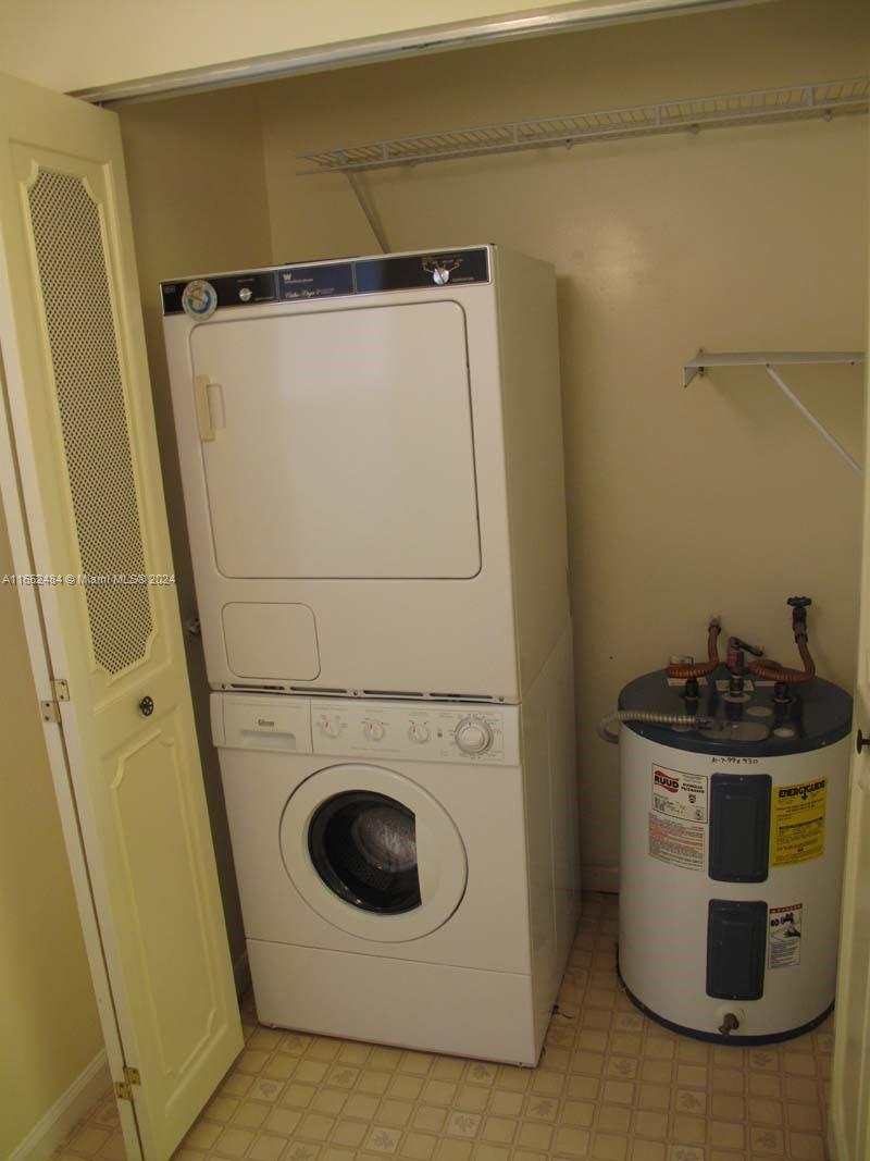 PALM LAKES CONDO - Residential