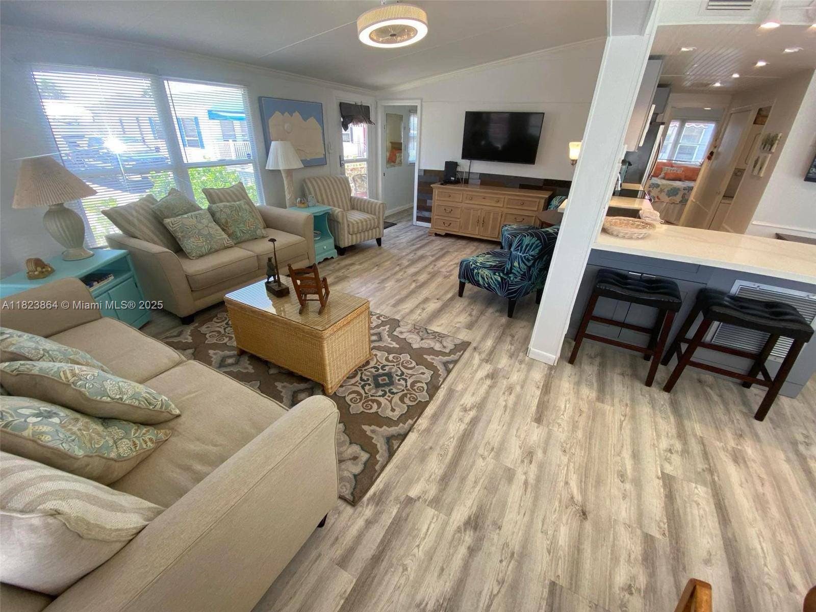 91 Nettles Blvd 91