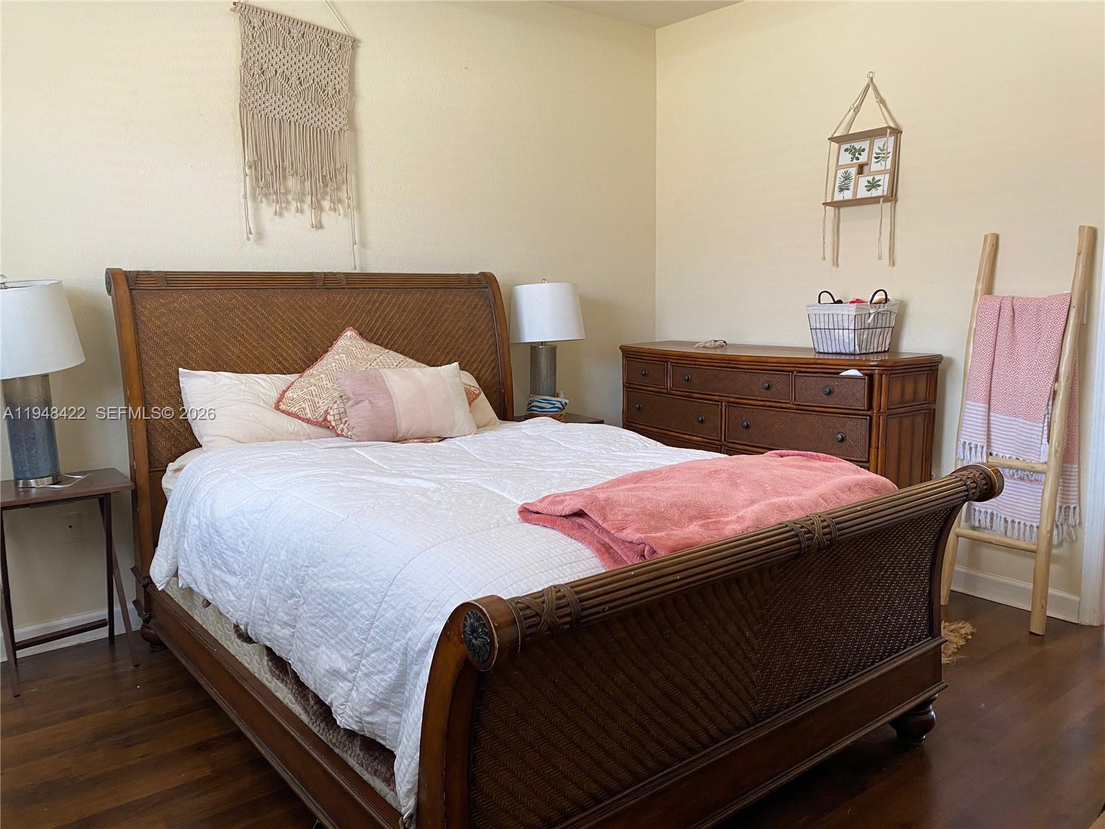 LAKES BY THE BAY EVE REPL - Residential