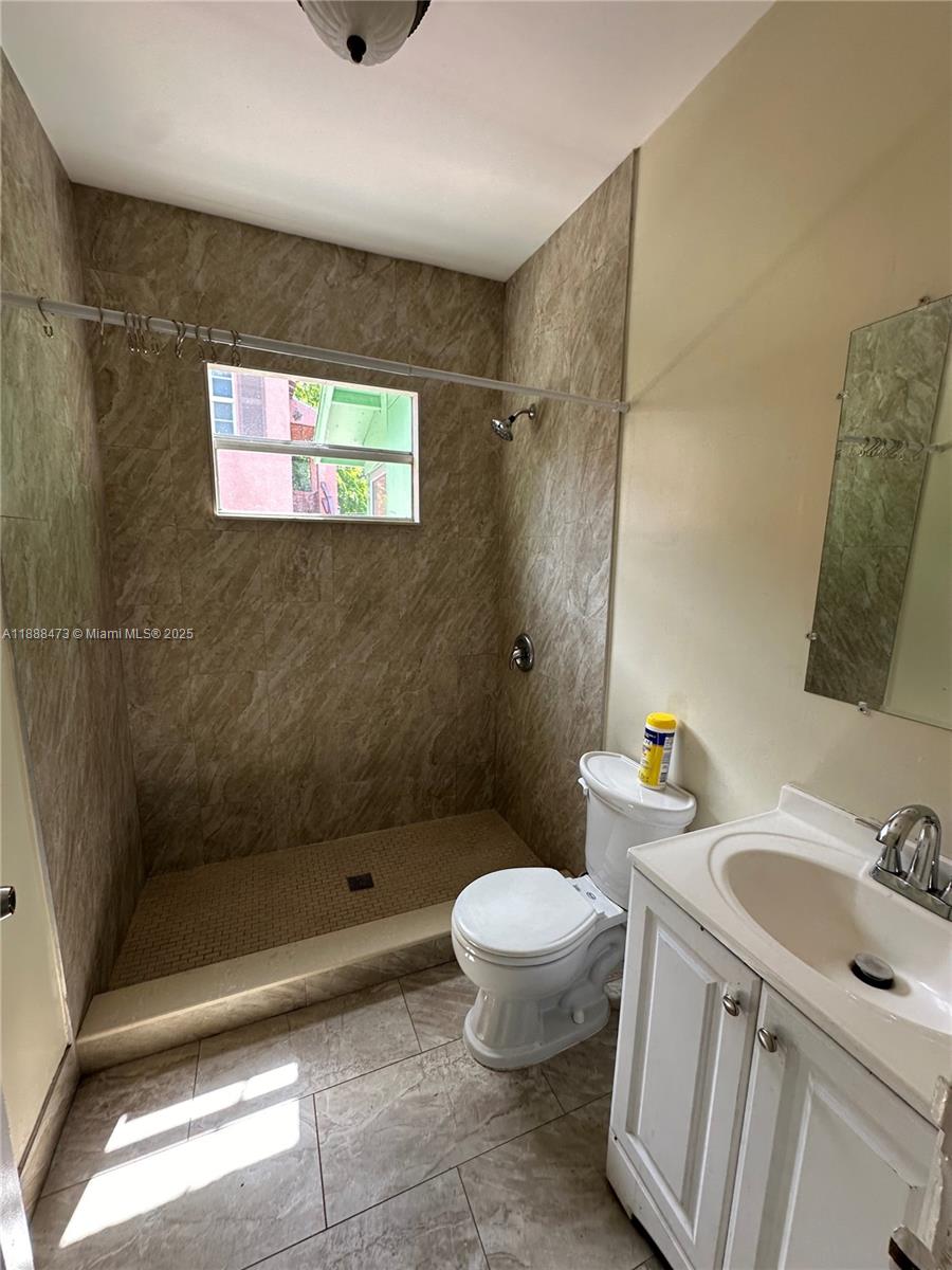 COLONIAL ESTATES - Residential Lease
