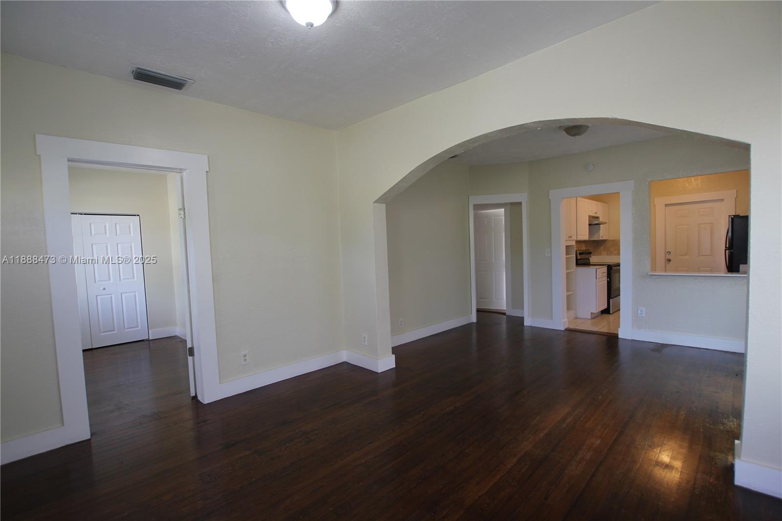 COLONIAL ESTATES - Residential Lease