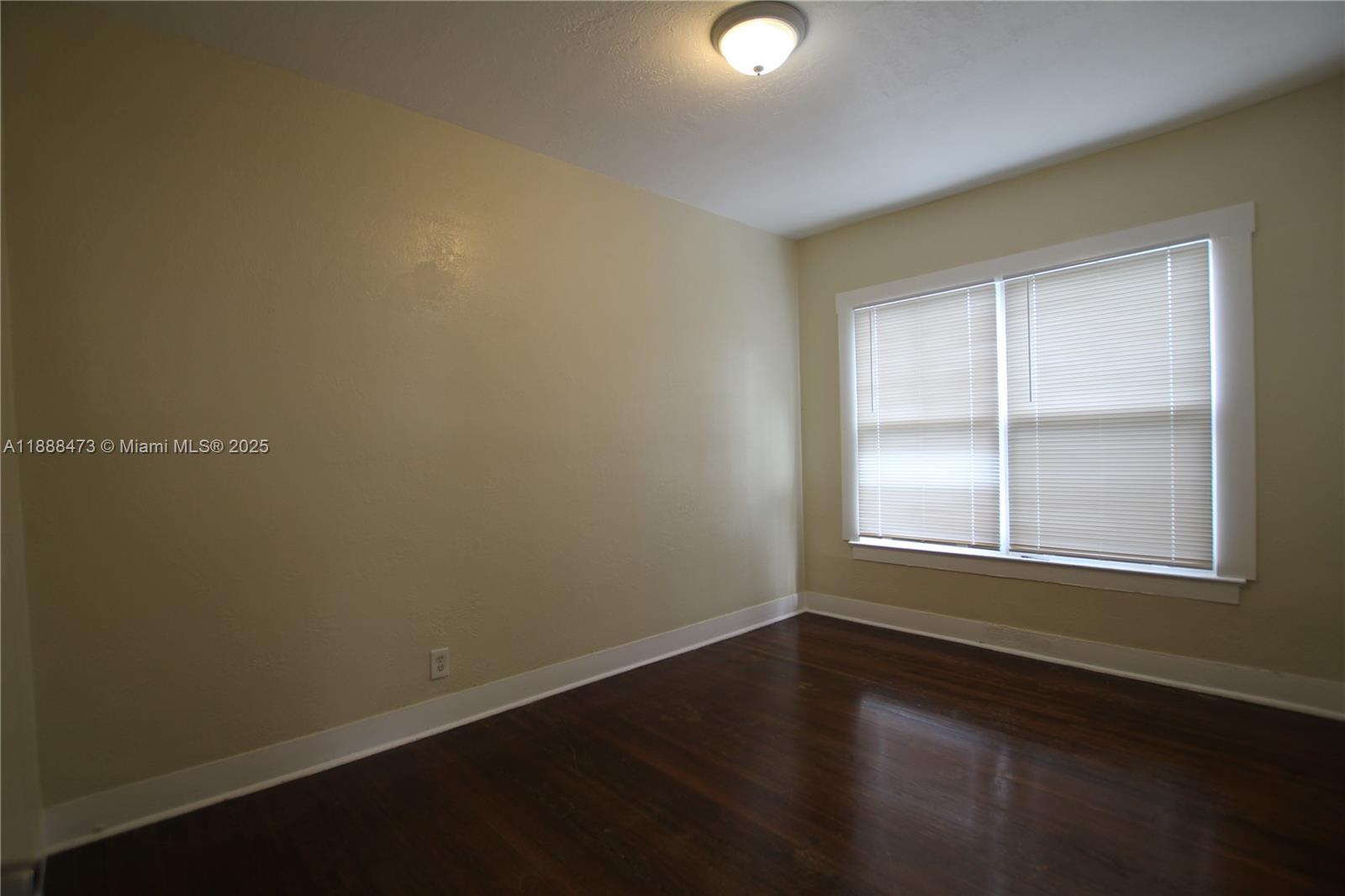 COLONIAL ESTATES - Residential Lease