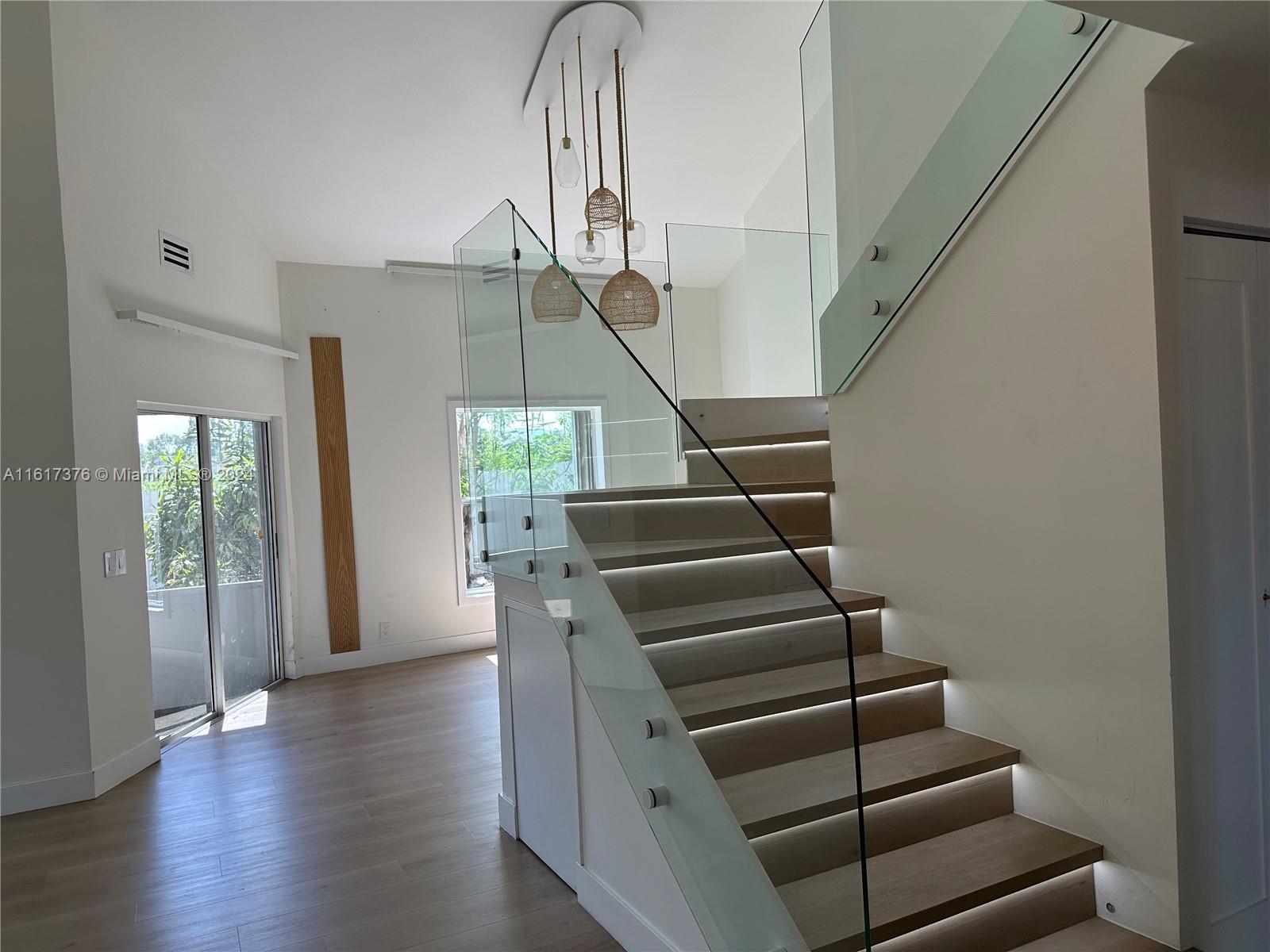 GULFSTREAM TOWNHOMES COND - Residential