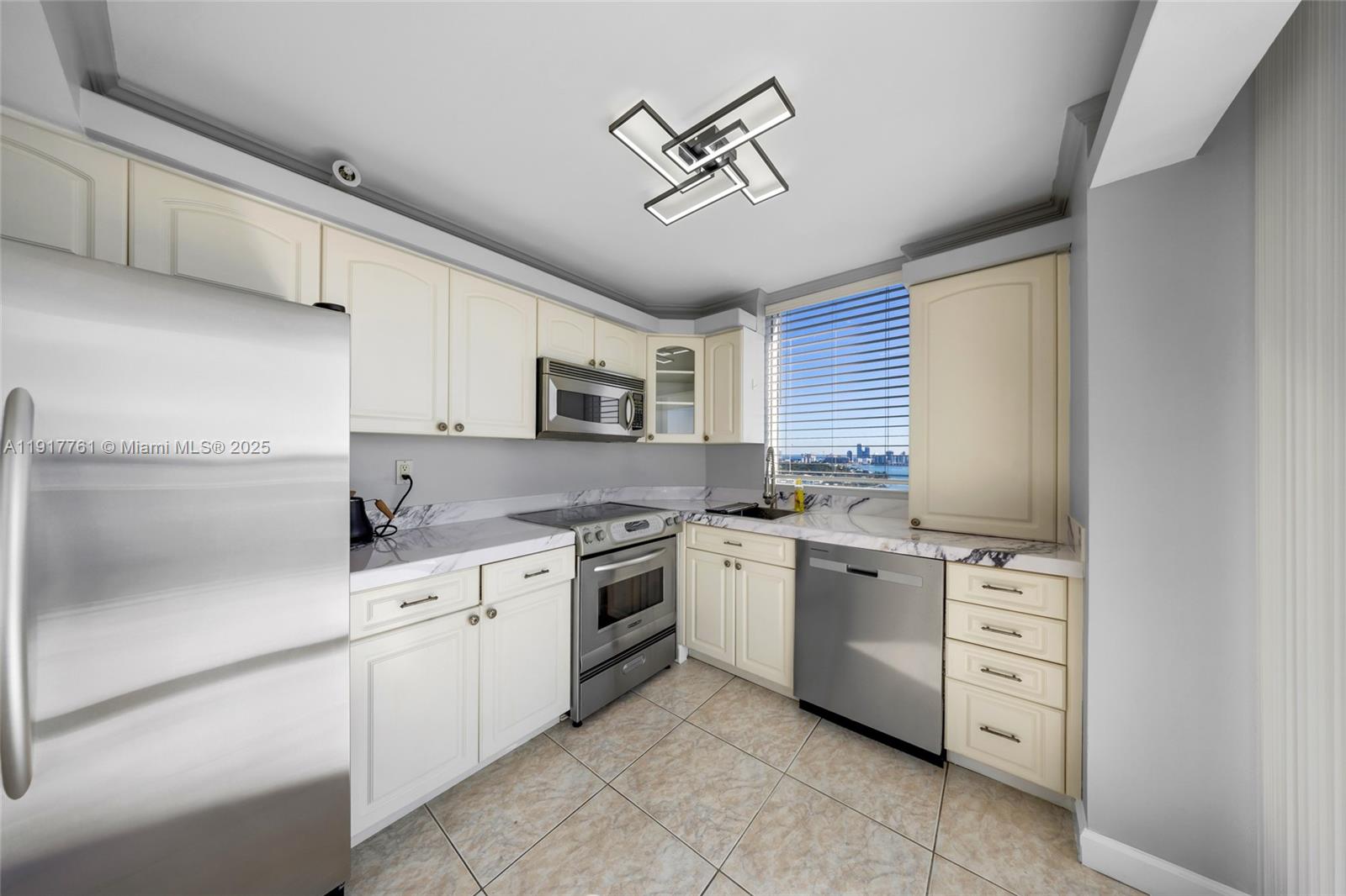 THE GRANDVIEW PALACE COND - Residential Lease