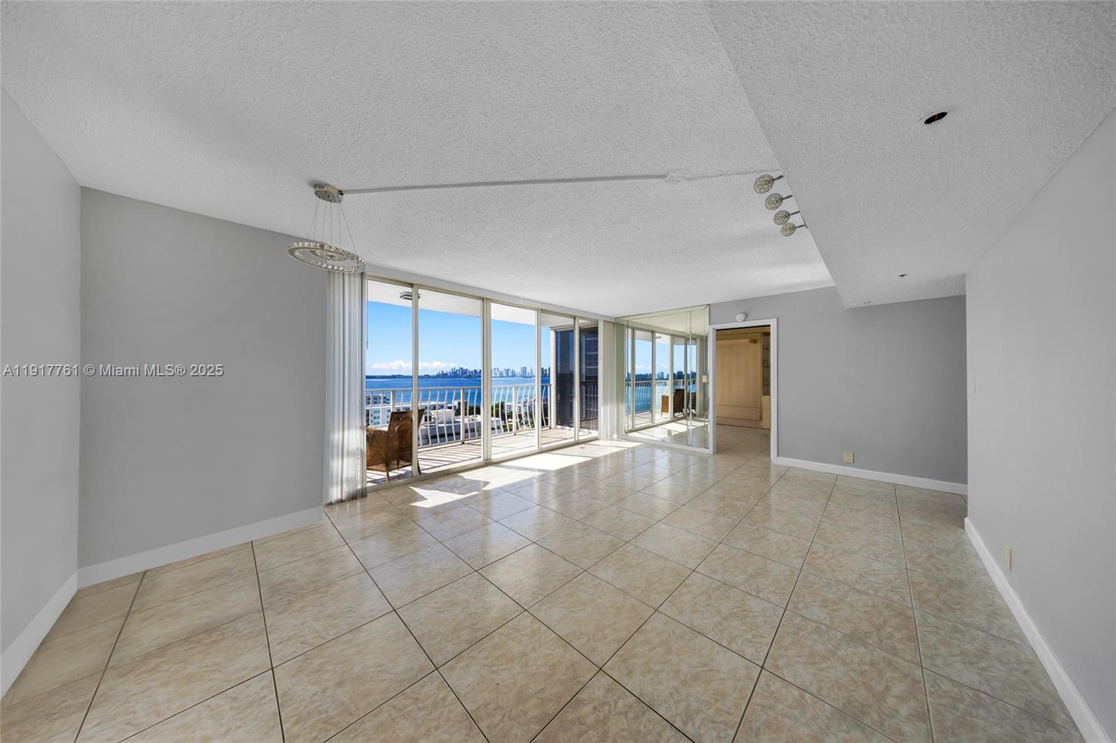 THE GRANDVIEW PALACE COND - Residential Lease