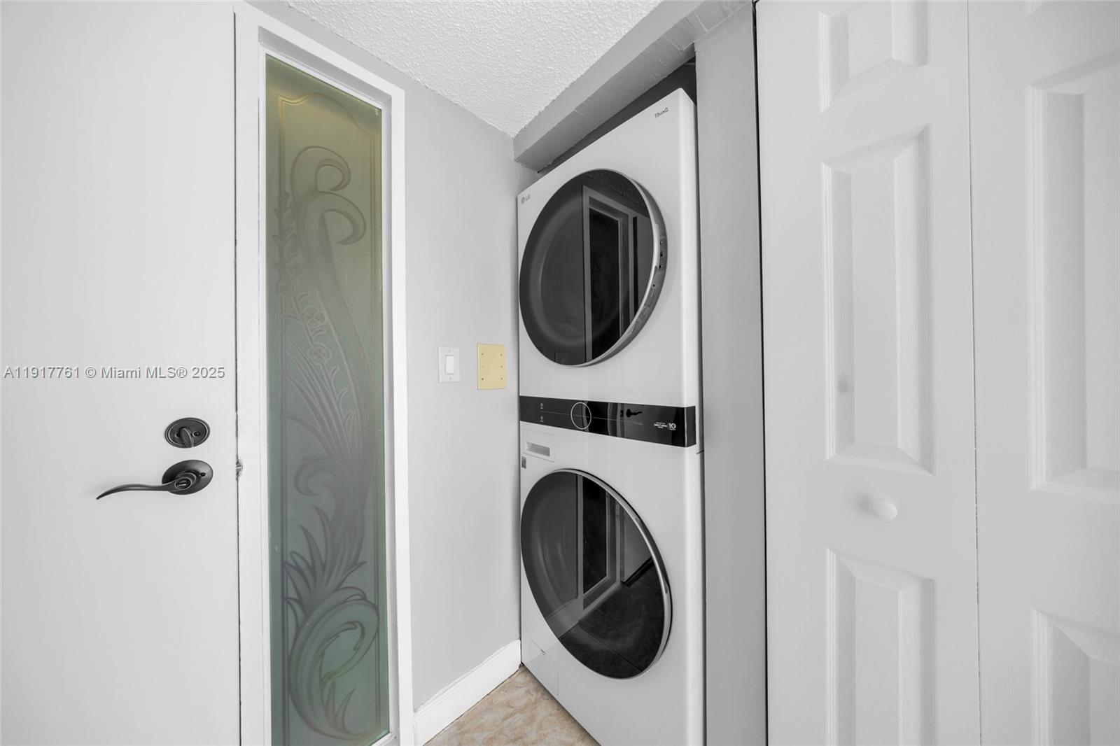 THE GRANDVIEW PALACE COND - Residential Lease