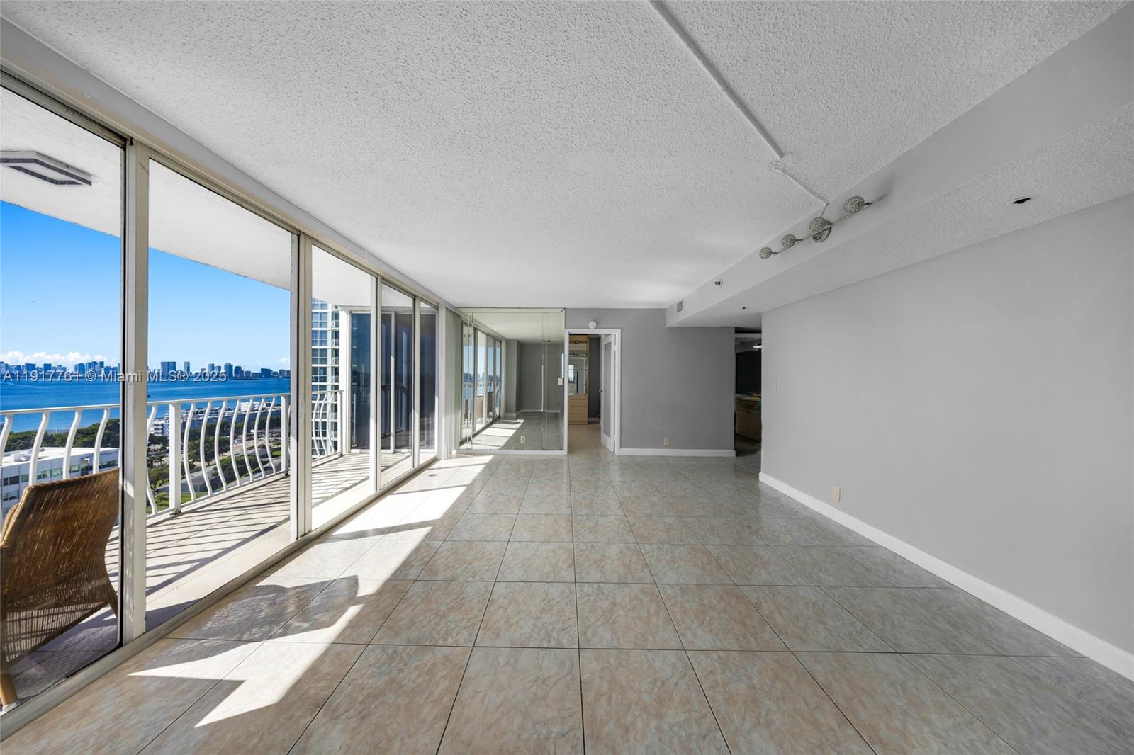 THE GRANDVIEW PALACE COND - Residential Lease