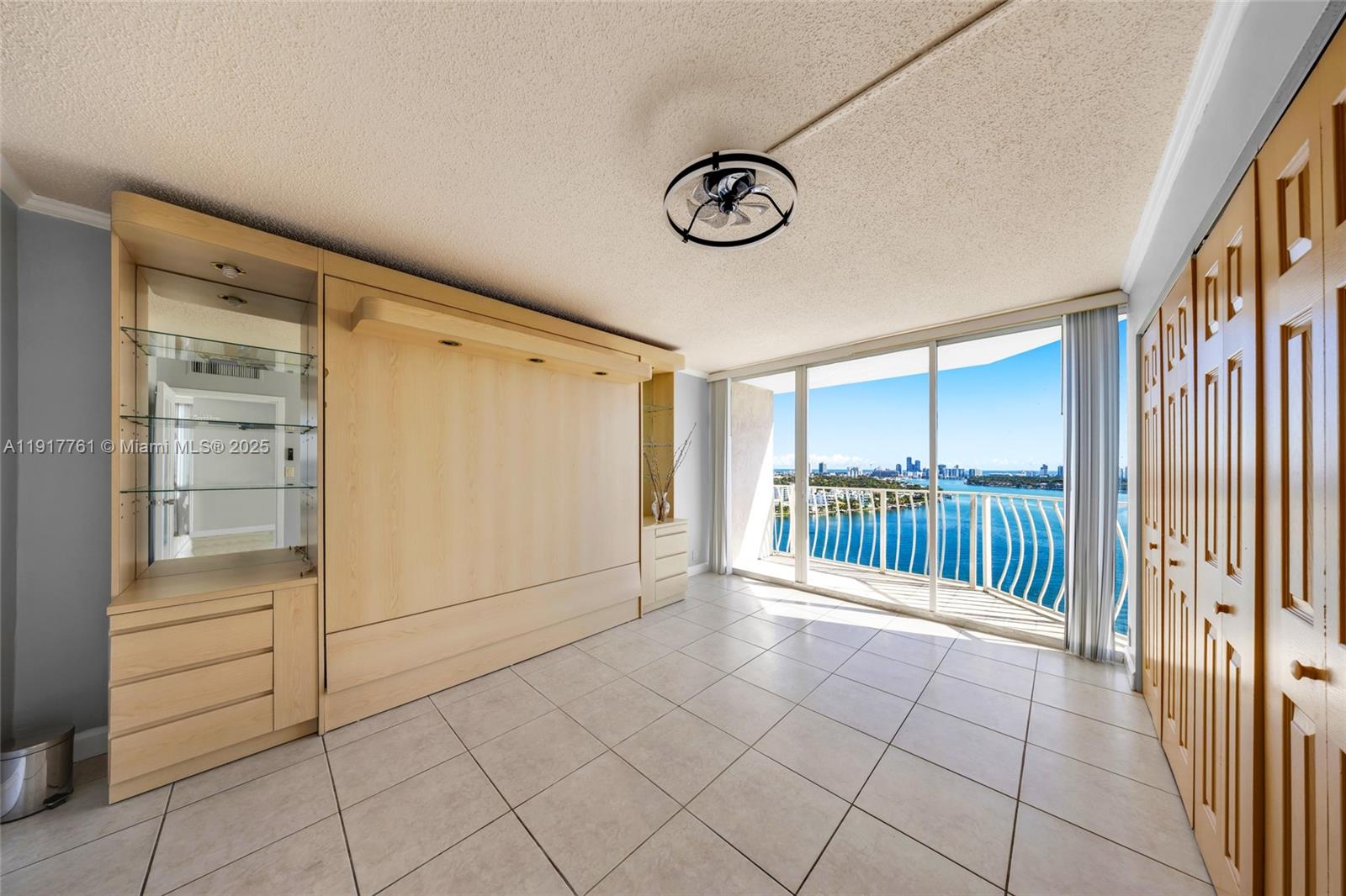 THE GRANDVIEW PALACE COND - Residential Lease