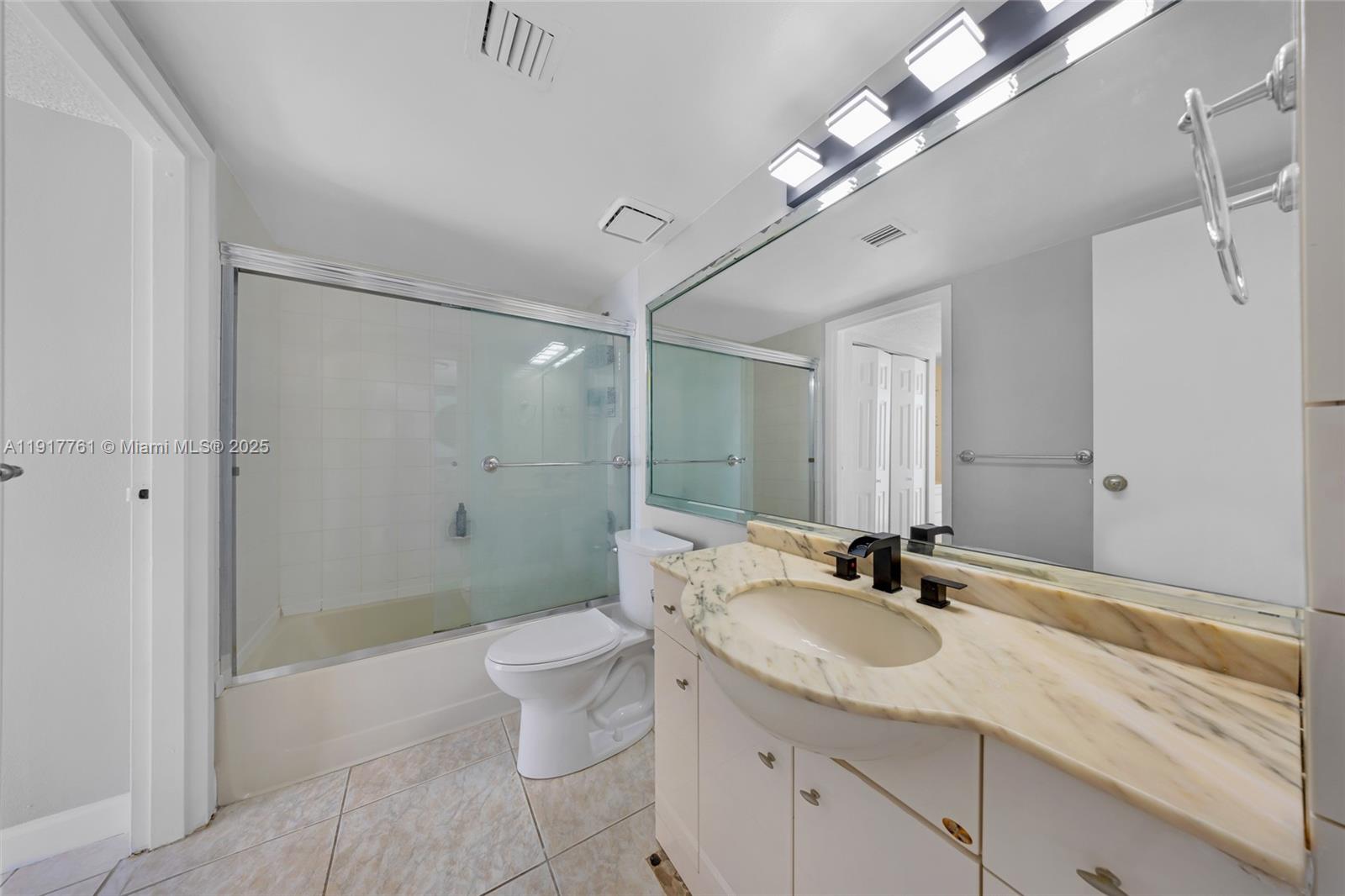 THE GRANDVIEW PALACE COND - Residential Lease