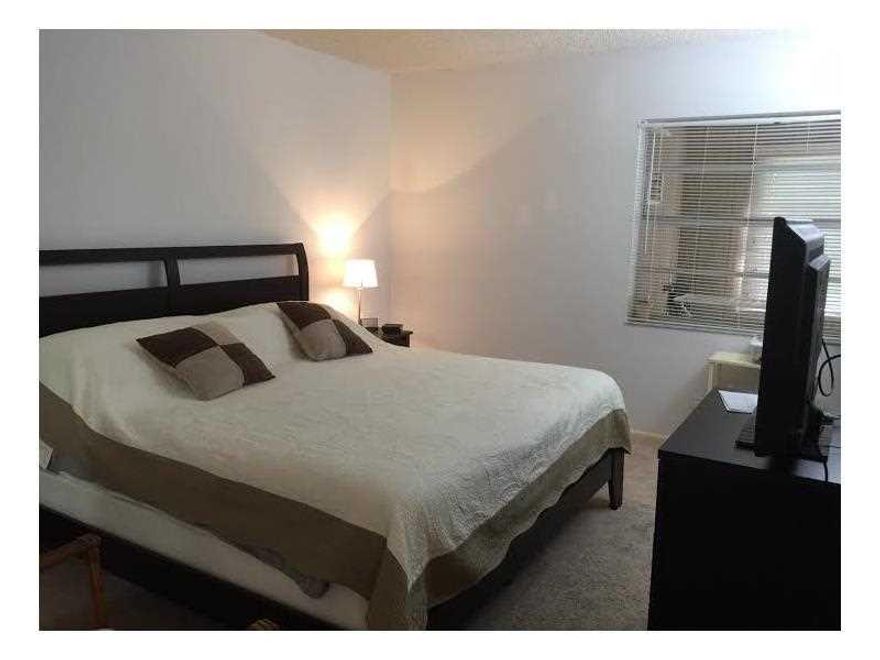 BEAUTIFULLY FURNISHED 2 BEDROOM 2 BATH, FIRST FLOOR CORNER UNIT WITH  GOLF VIEWS. UNIT HAS EVERYTHING FOR A COMFORTABLE VACATION OR PLACE TO STAY FOR A FEW MONTHS INCLUDING ALL UTILITIES. FROM FEW MINUTES FROM DOWNTOWN DELRAY BEACHES SHOPPINGS AND MAJOR H IGHWAYS. 55+ COMMUNITY. SEASONAL RENTAL: AVAILABLE FROM DECEMBER TO JUNE