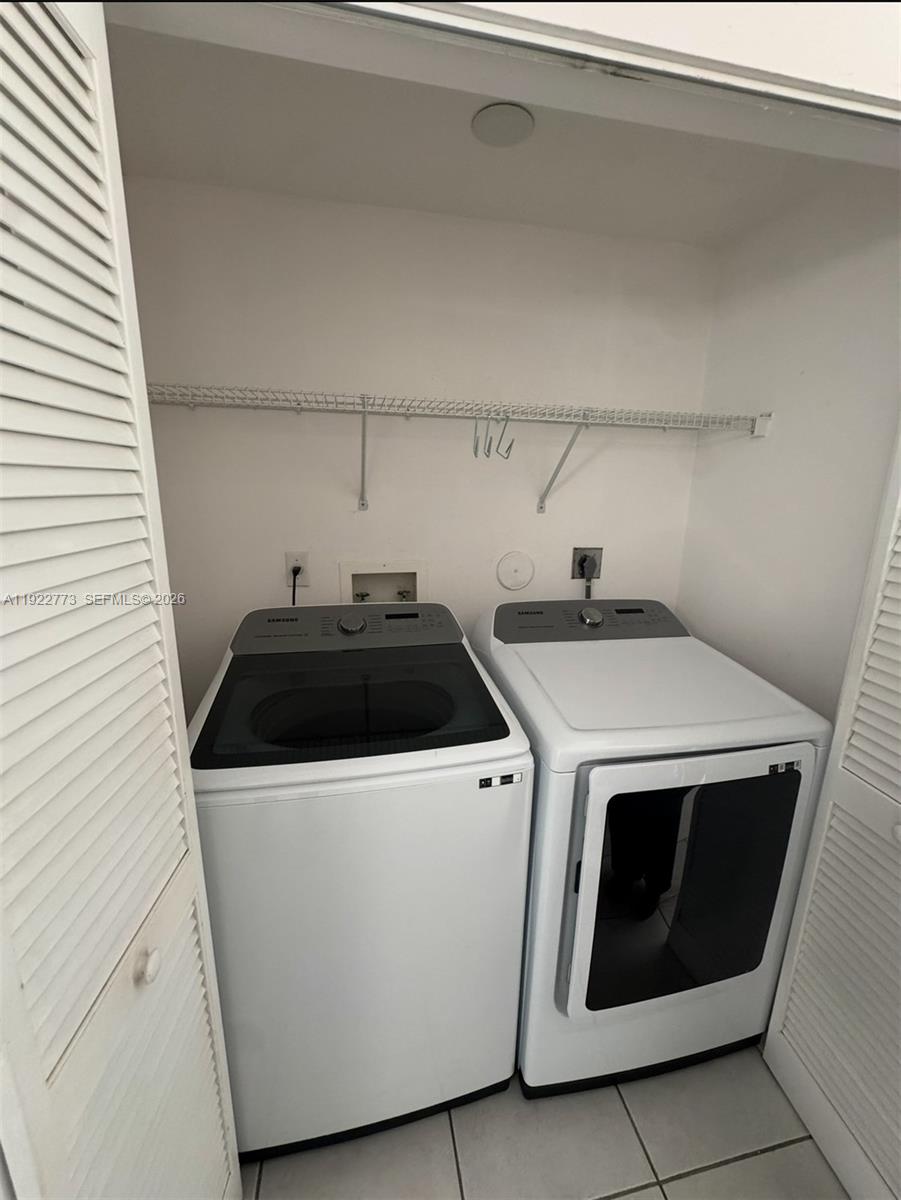 PARK PLACE AT KINGS MEADO - Residential