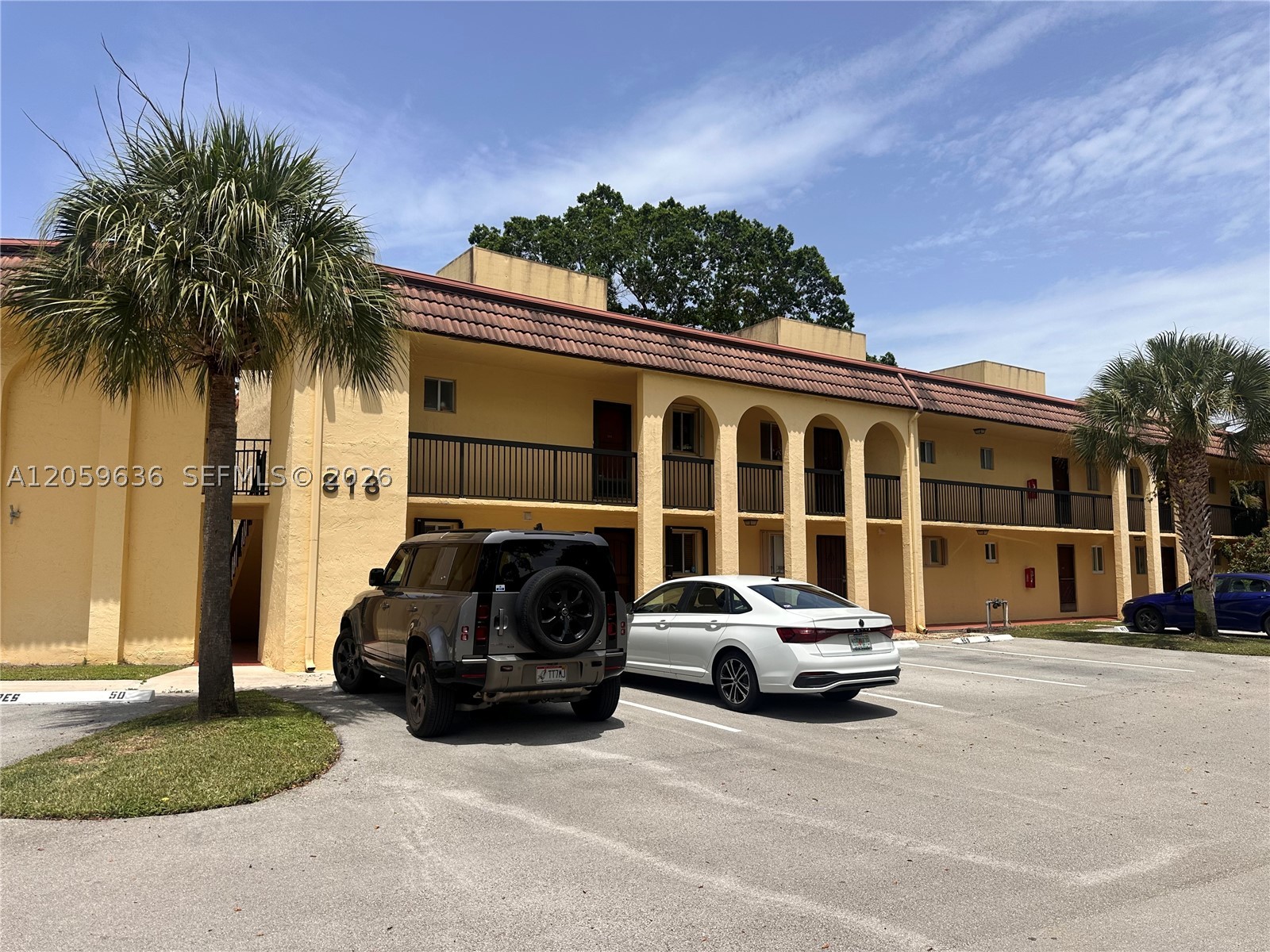 818 SW 9th Street Cir 203