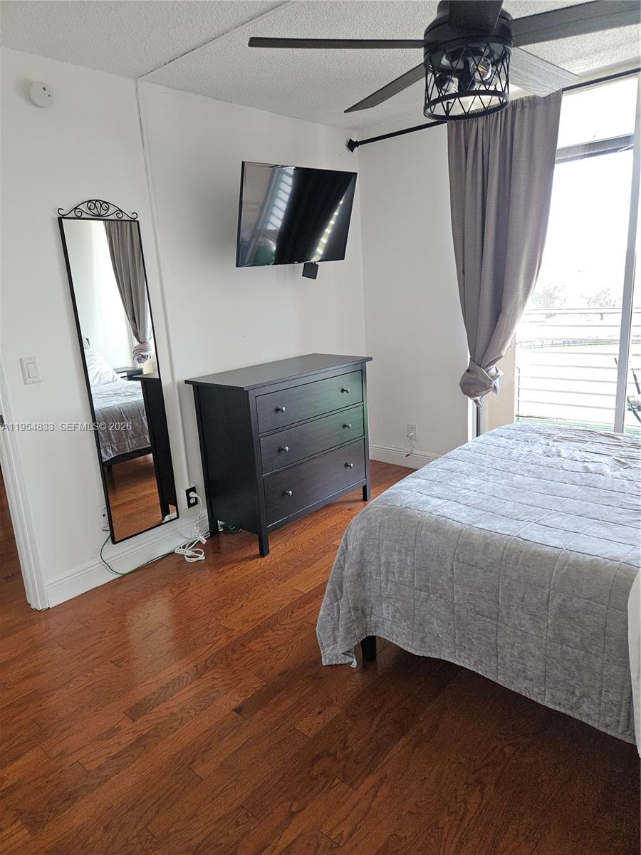 LIVE OAK CONDO ELEVEN - Residential