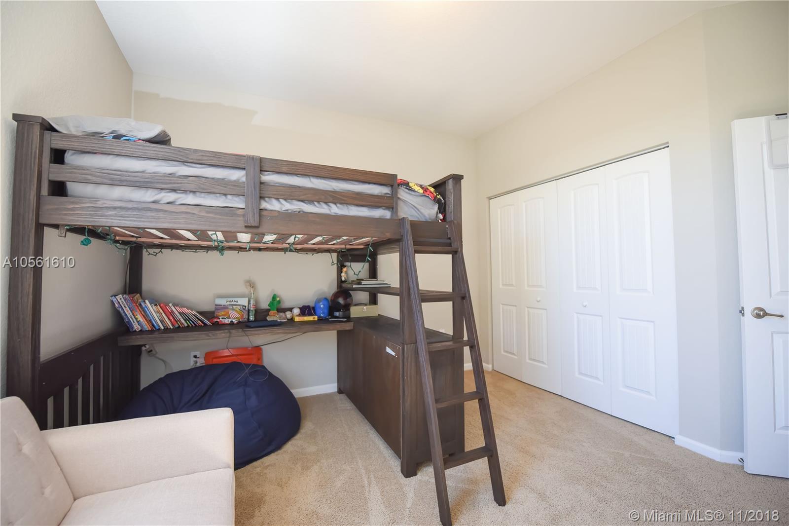 HEMINGWAY POINT - Residential