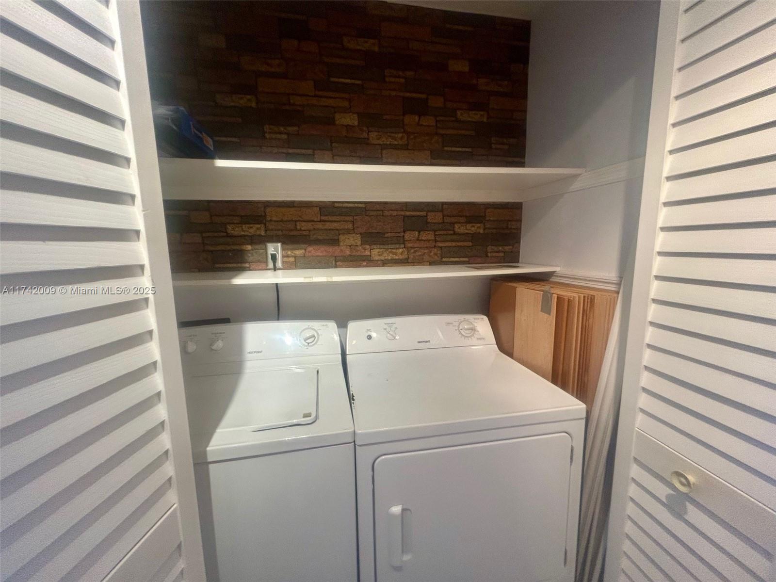 CASABLANCA ISLES CONDO - Residential