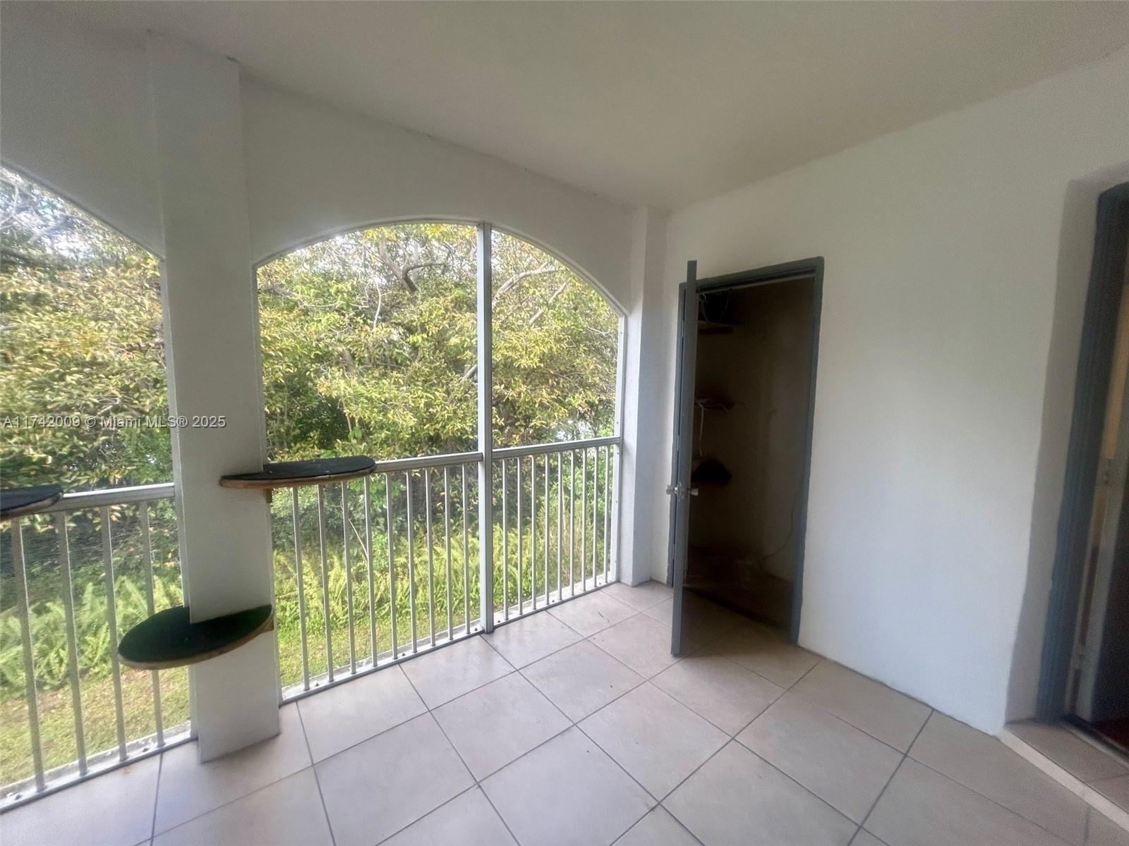 CASABLANCA ISLES CONDO - Residential