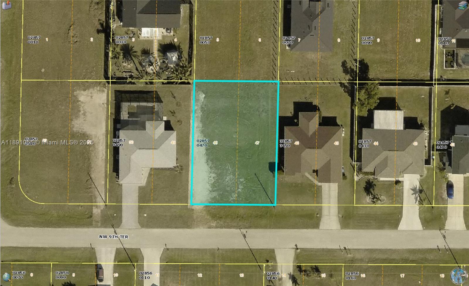 Exceptional location, build the house of your dreams.